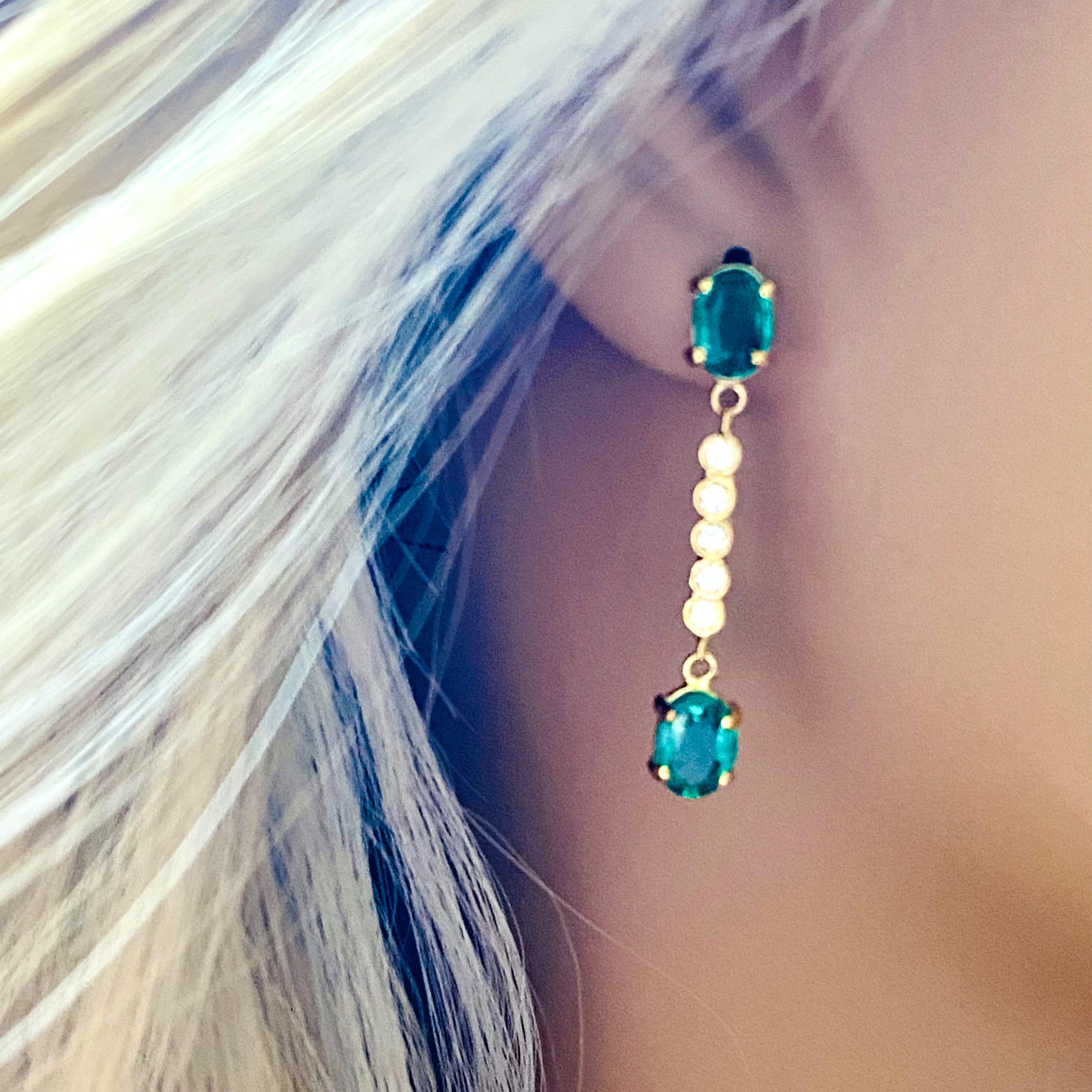 Contemporary Double Tiered Oval Emeralds Diamonds Drop 14 Karat Yellow Gold Dangle Earrings