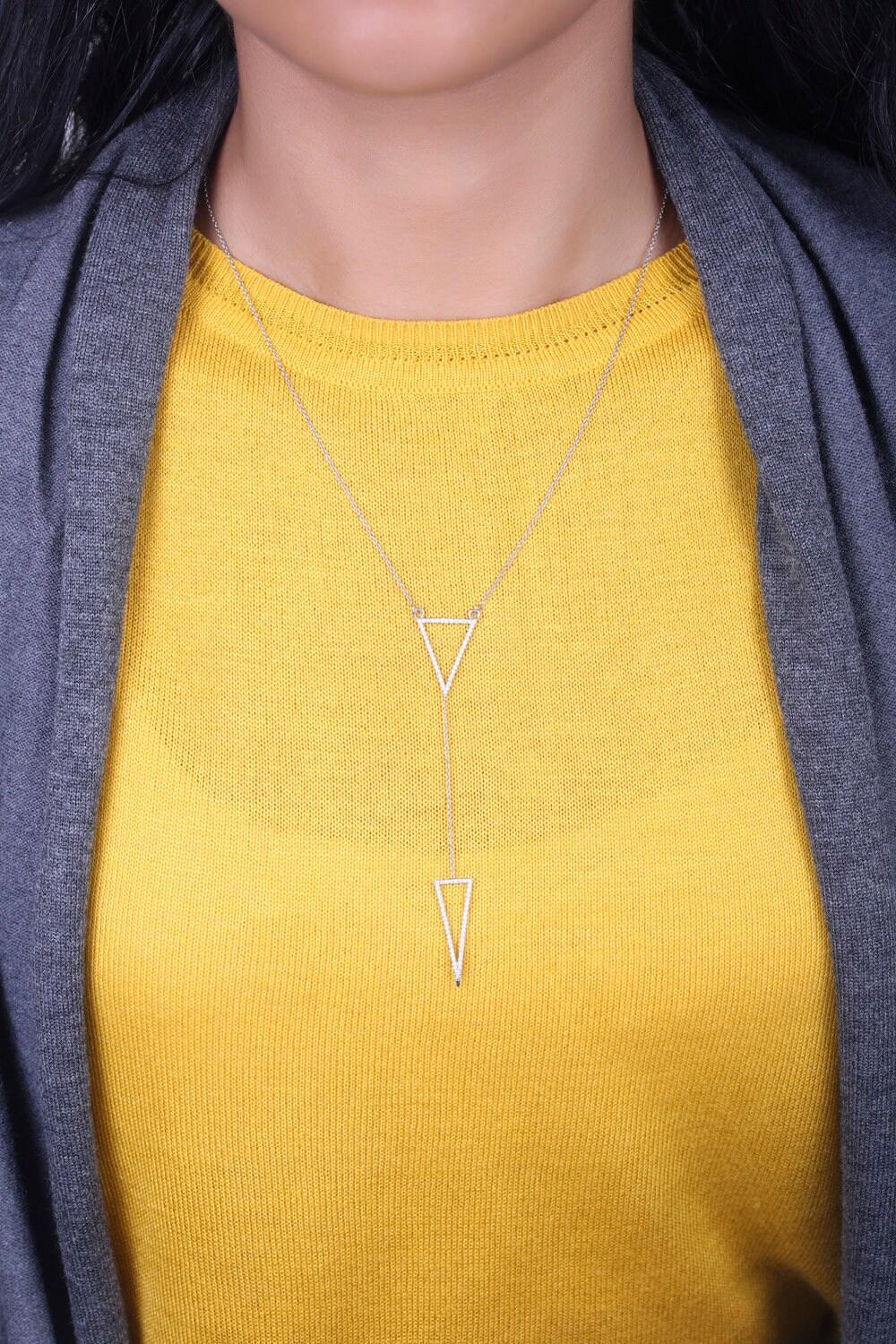 Taglio rotondo Double Triangle Layered Diamond Charm Necklace in 14K Solid Gold (Certified) in vendita