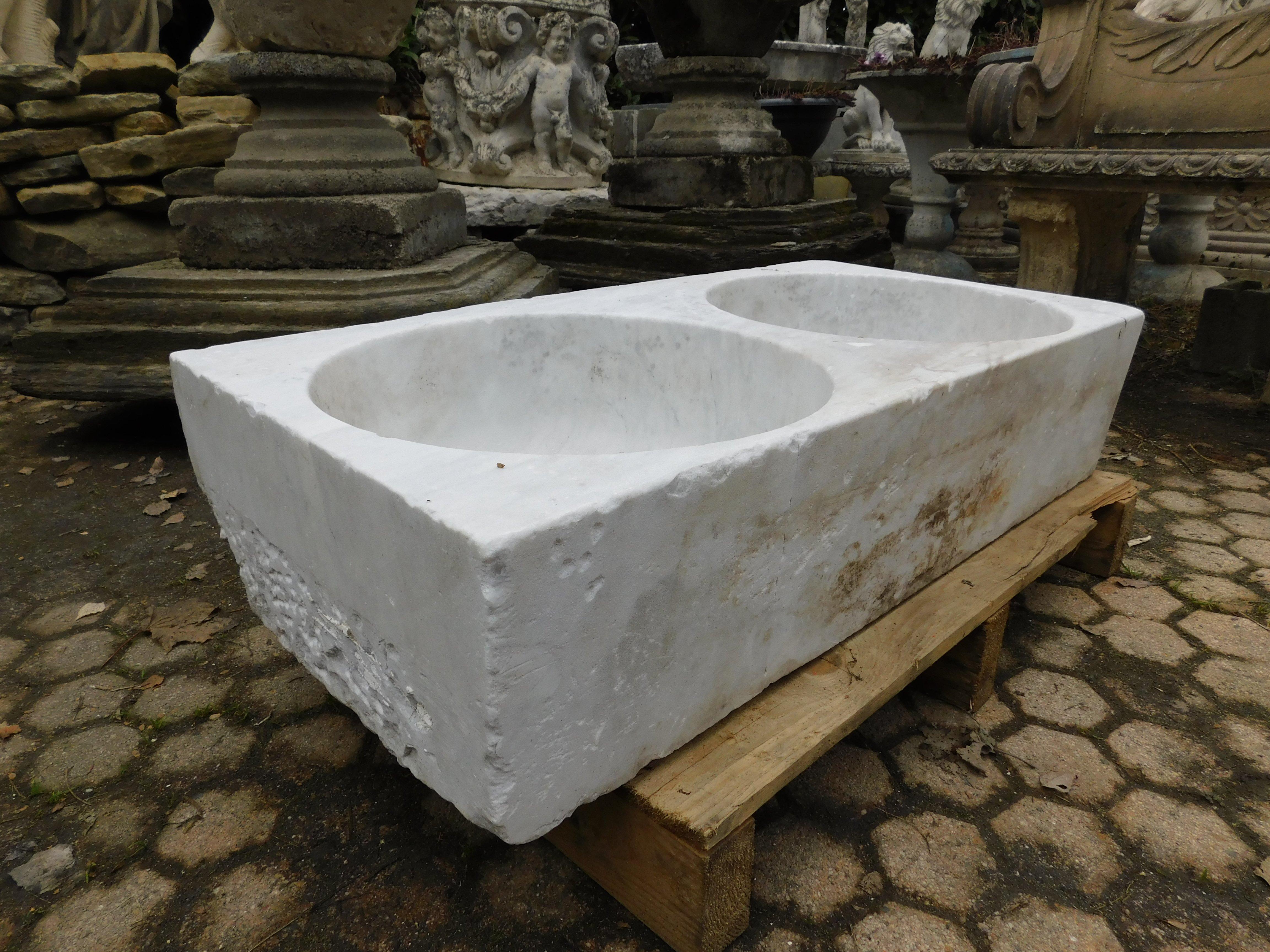 20th Century Double washbasin, Carrara white marble sink for indoors or outdoors, 1900s For Sale
