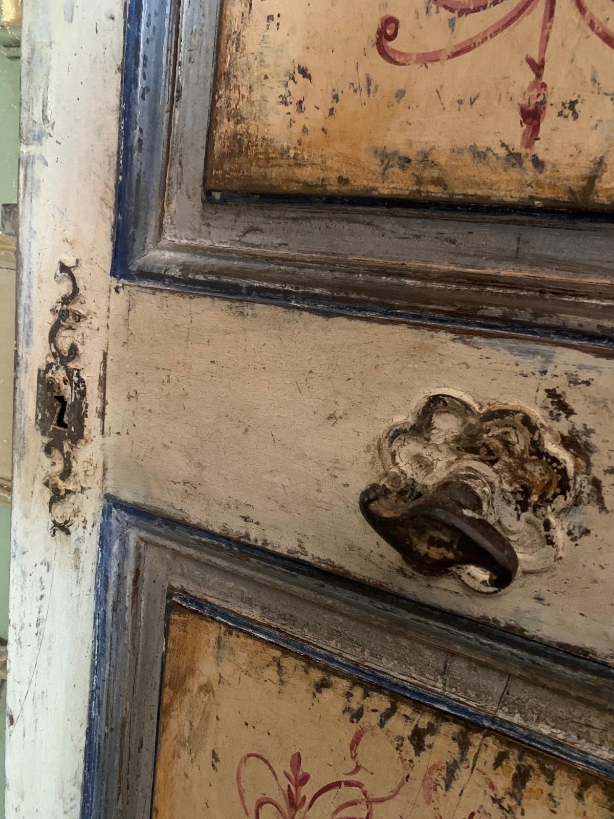 Puerta interior de dos hojas, de madera ricamente pintada, Italia siglo XVIII y antes en venta
