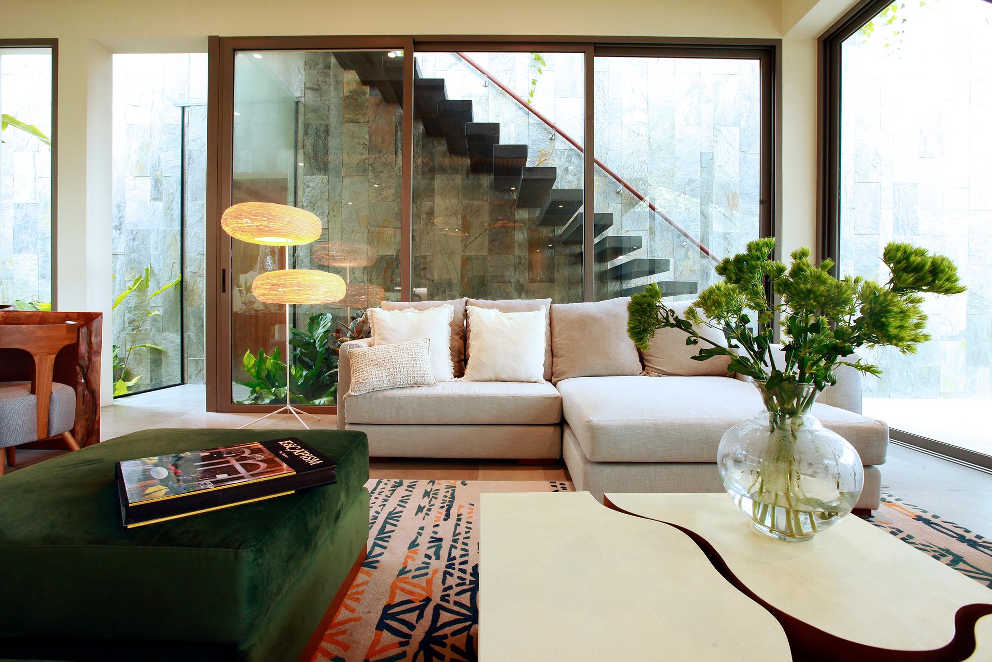 Double World par Ango, design de lampadaire en rotin tressé à la main Neuf - En vente à Bangkok, TH