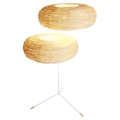 Double World par Ango, design de lampadaire en rotin tressé à la main