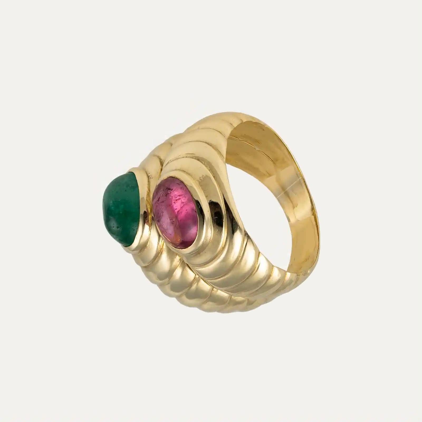 Bague double en or jaune avec tourmaline et émeraude en vente 1