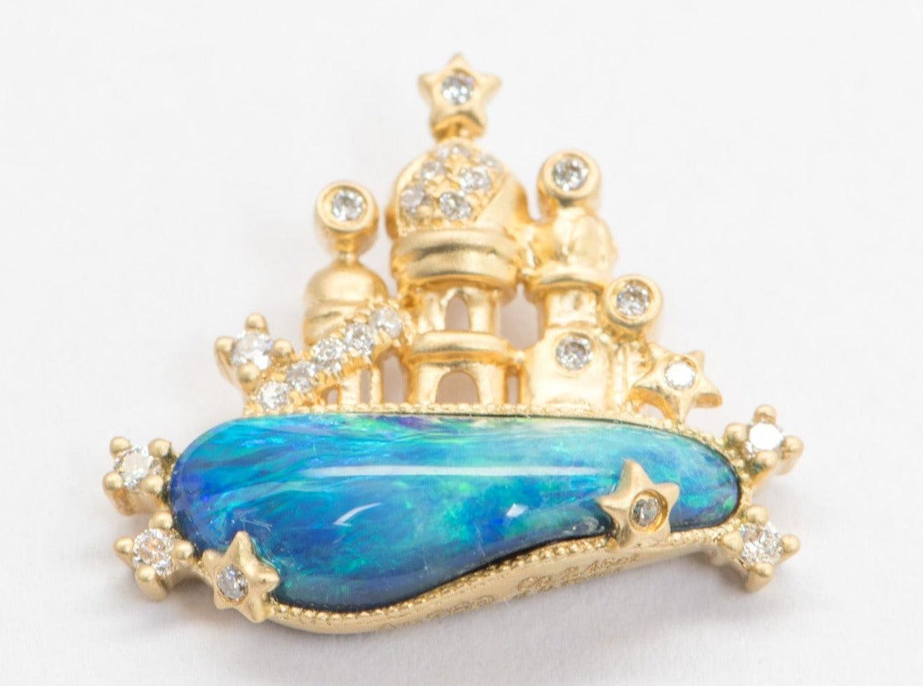 ♥ Solid 18k yellow gold castle pendant set with a beautiful doublet Australian Opal and diamonds
♥ Gorgeous blue color!
♥ The item measures 17 mm in length, 18.8 mm in width, and is 5.3 mm thick

♥ Gemstone: Opal, 2.45t; diamond, 0.132ct
♥ All