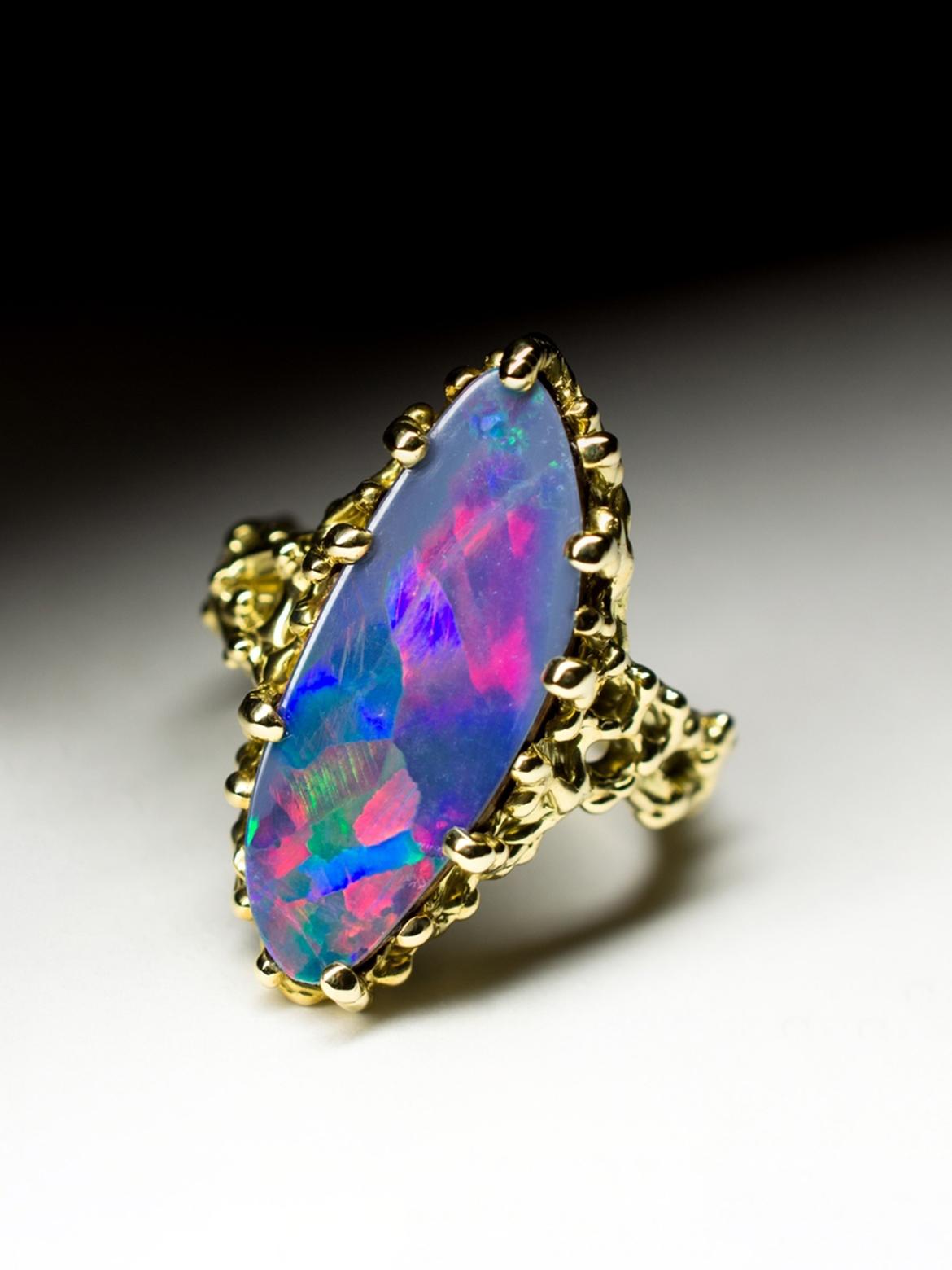Doublet Opal Gold Ring Polychrome Gem Natural Harlequin Opal Polar Lights Unisex In New Condition For Sale In Berlin, DE