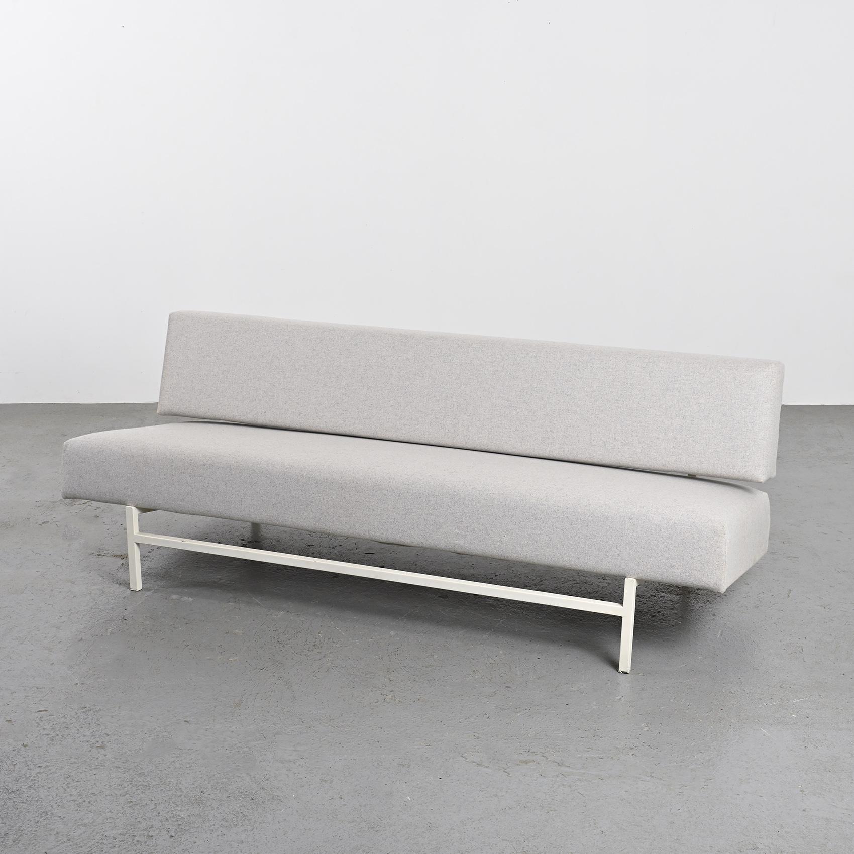 Doublet bench designed by Dutch designer Rob Parry in the 1950s. This versatile sofa effortlessly transforms into a single bed, seamlessly blending functionality with aesthetic appeal.

The elegant and minimalist white lacquered metal frame lends a
