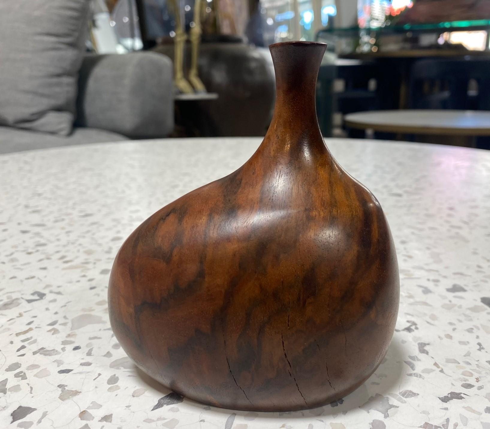 Doug Ayers Signed California Artist Organic Natural Wood Turned Weed Vase Vessel In Good Condition For Sale In Studio City, CA