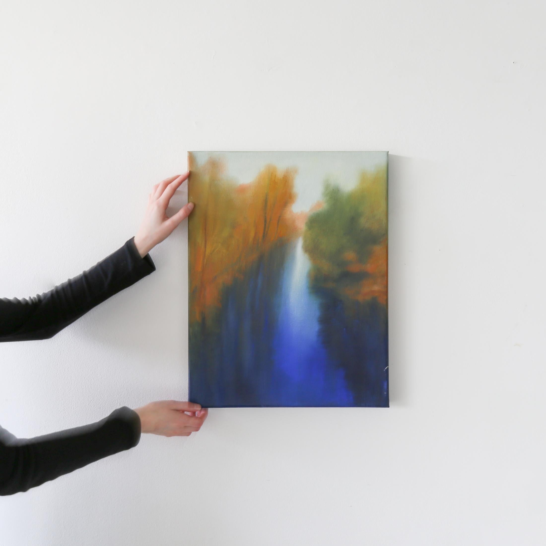 Morning Reflections des Künstlers Doug Freed ist eine blaue, orangefarbene, grüne und weiße zeitgenössische Landschaft in Öl auf Leinwand mit den Maßen 20 x 18 und einem Preis von 1.800 $.

Doug Freed versucht, das mystische Licht einzufangen, das