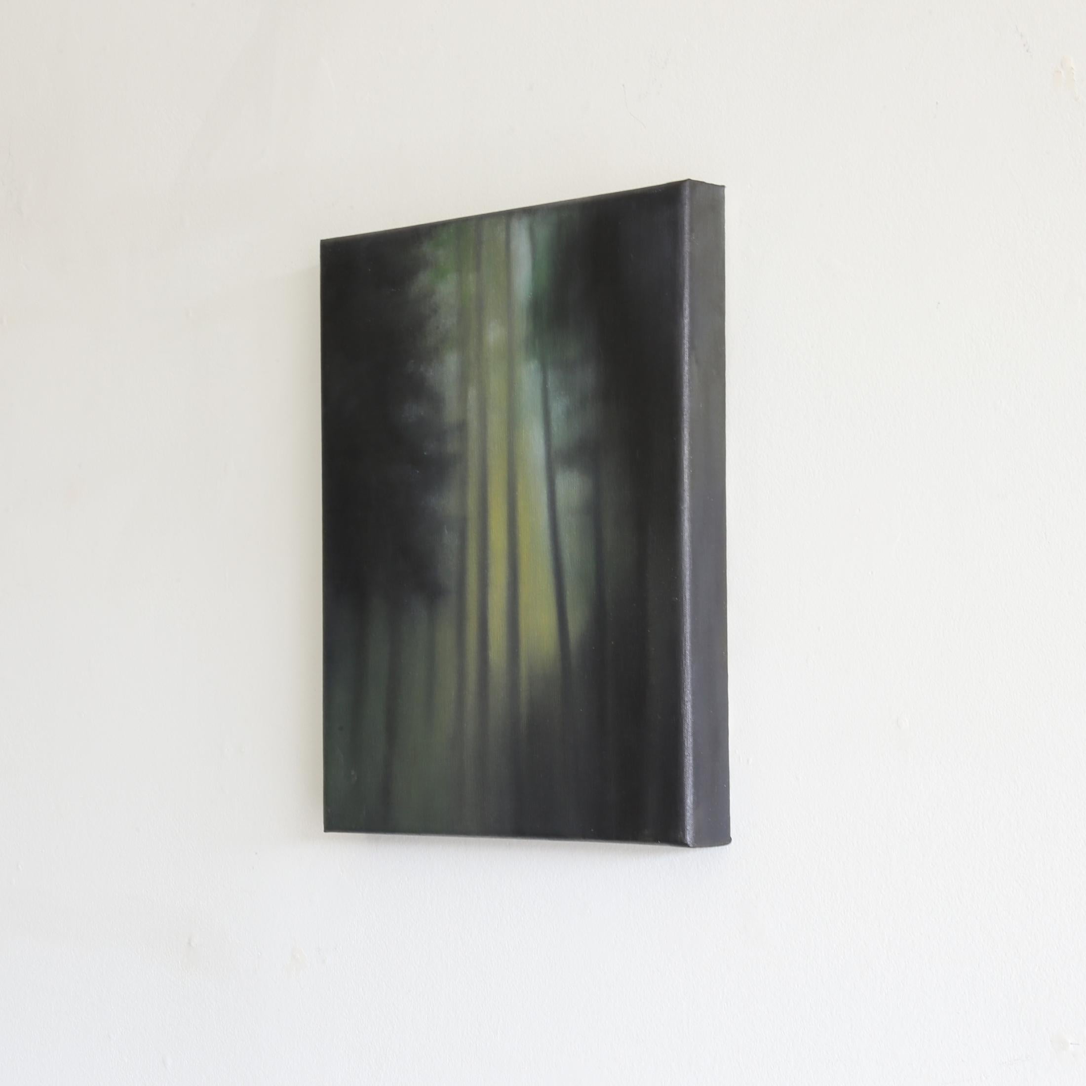 NIGHT FALL- DARK (doré) - Gris Figurative Painting par Doug Freed