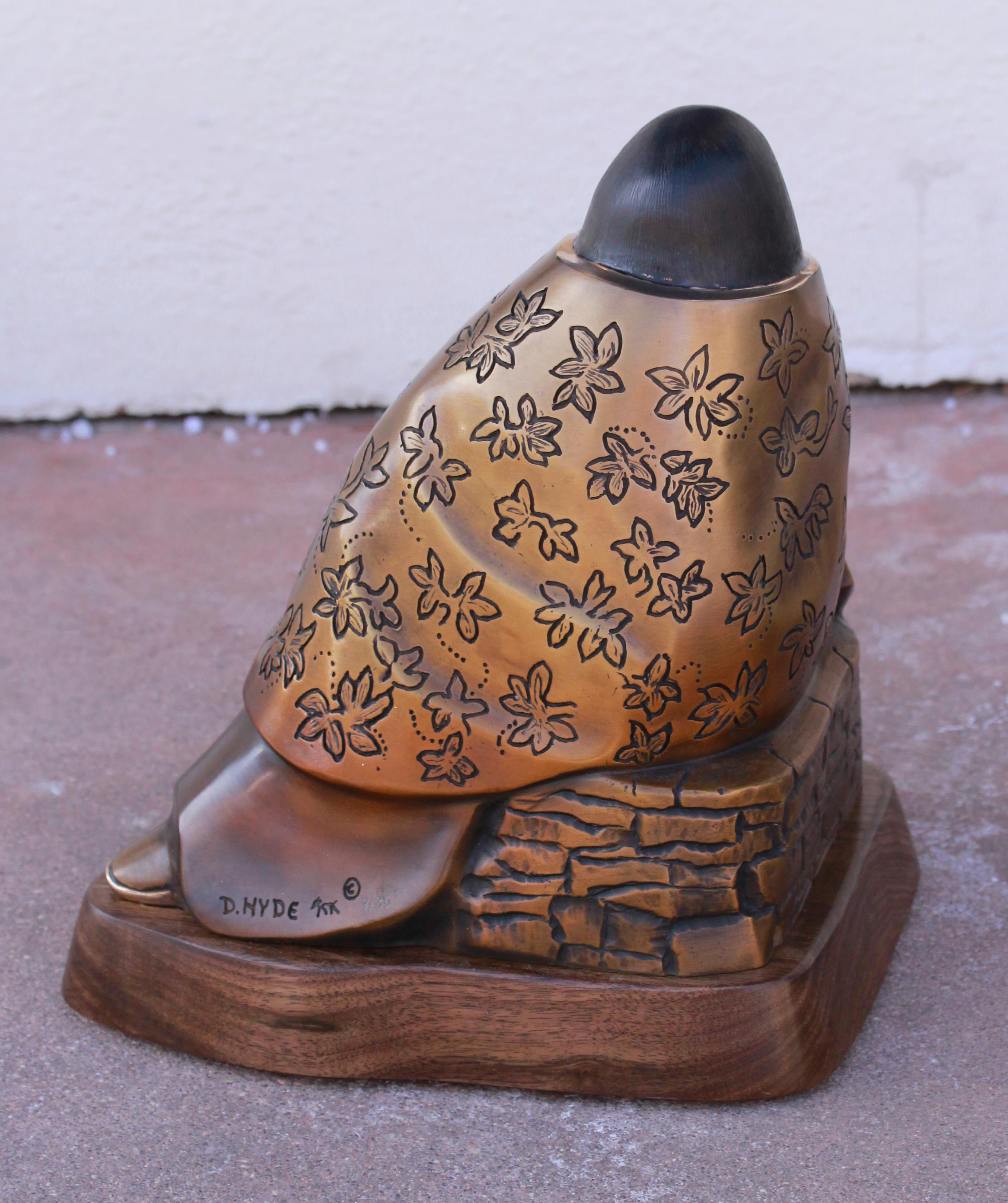 Signed/inscribed by the Artist on the bronze base of the sculpture with an edition number.
10/35