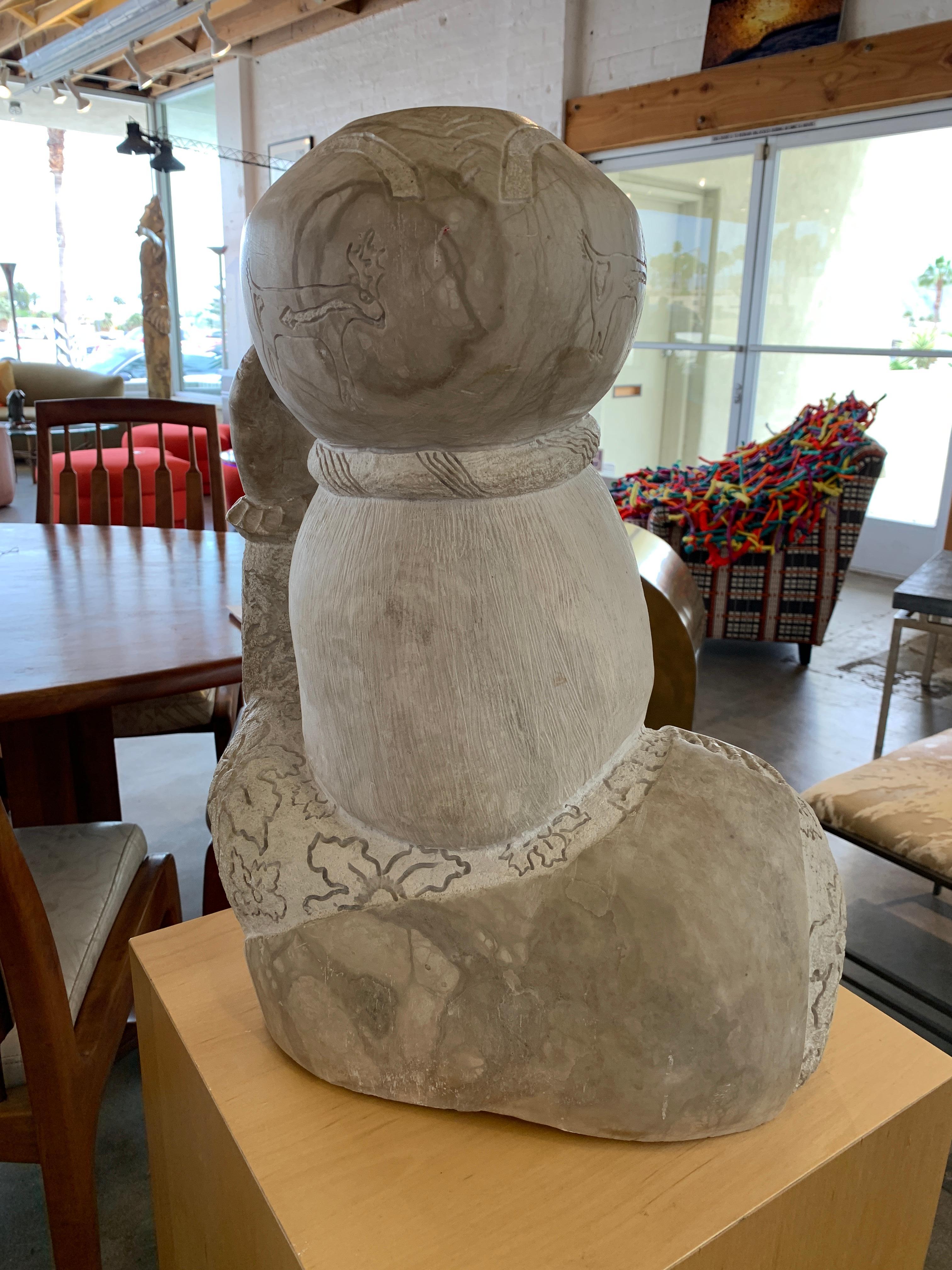 Sculpture en pierre d'Inuit américain de Doug Hyde Bon état - En vente à Palm Springs, CA