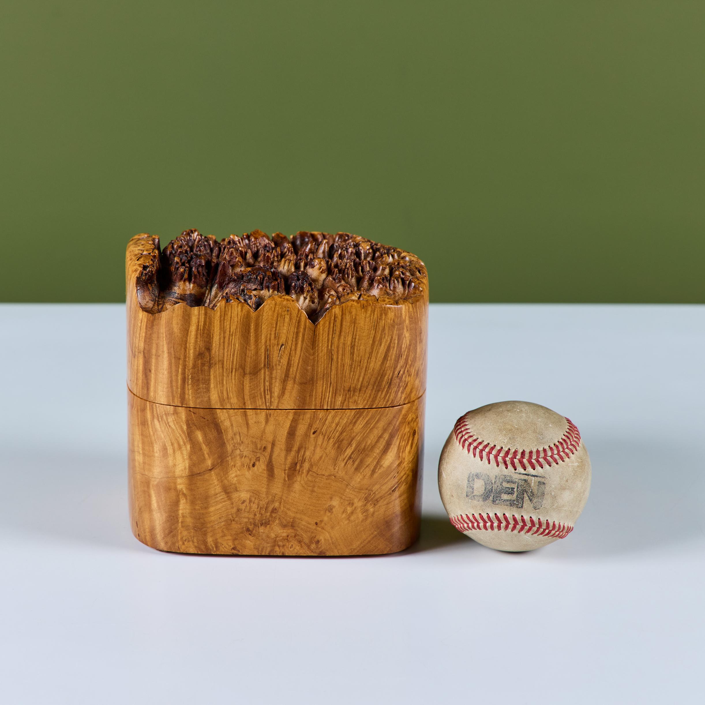 Doug Muscanell Ahorn Wurzelholz Box (amerikanisch) im Angebot
