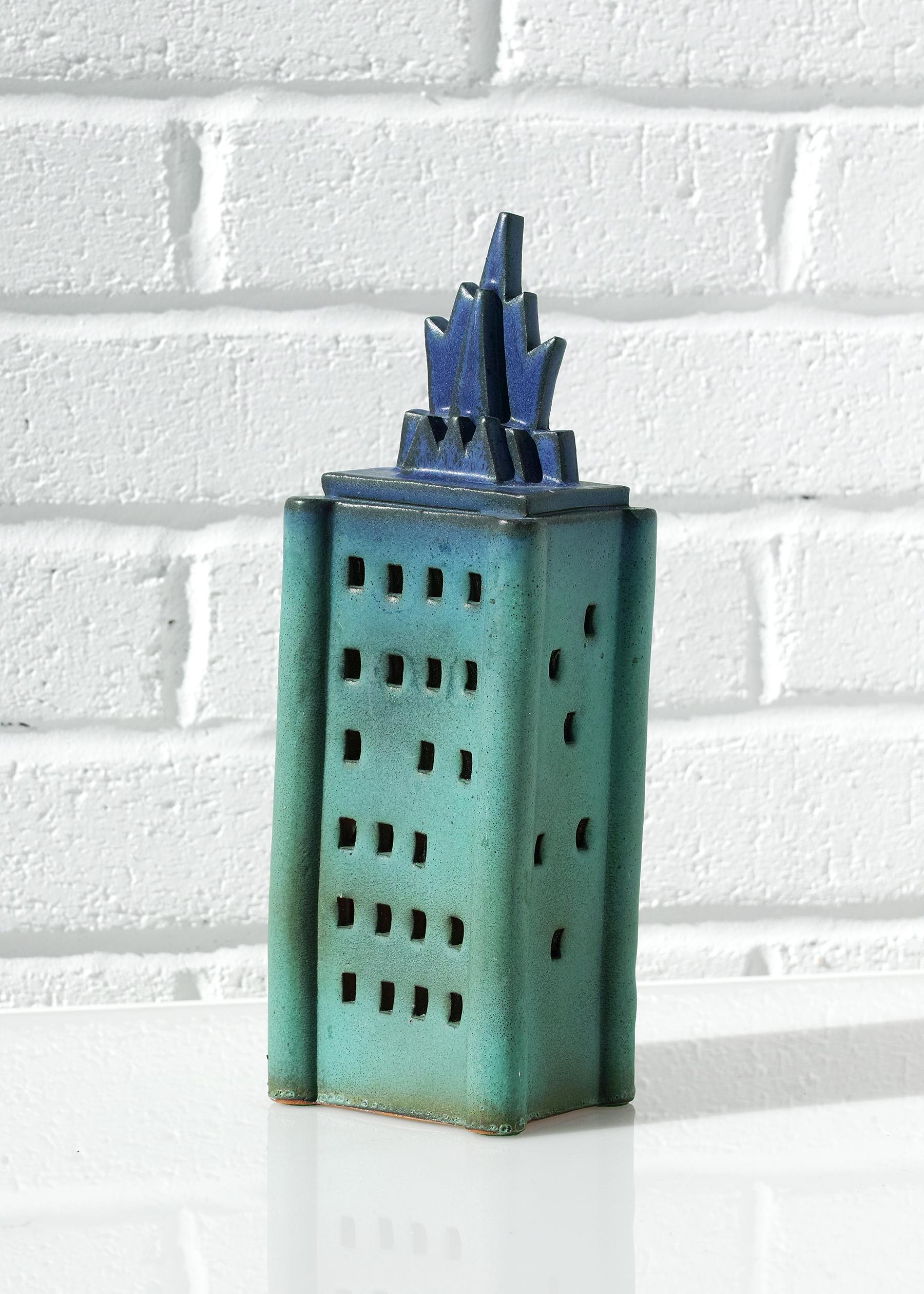 Sculpture de lumière de nuit des gratte-ciel de Doug Spalding Studio Pottery en vente 2