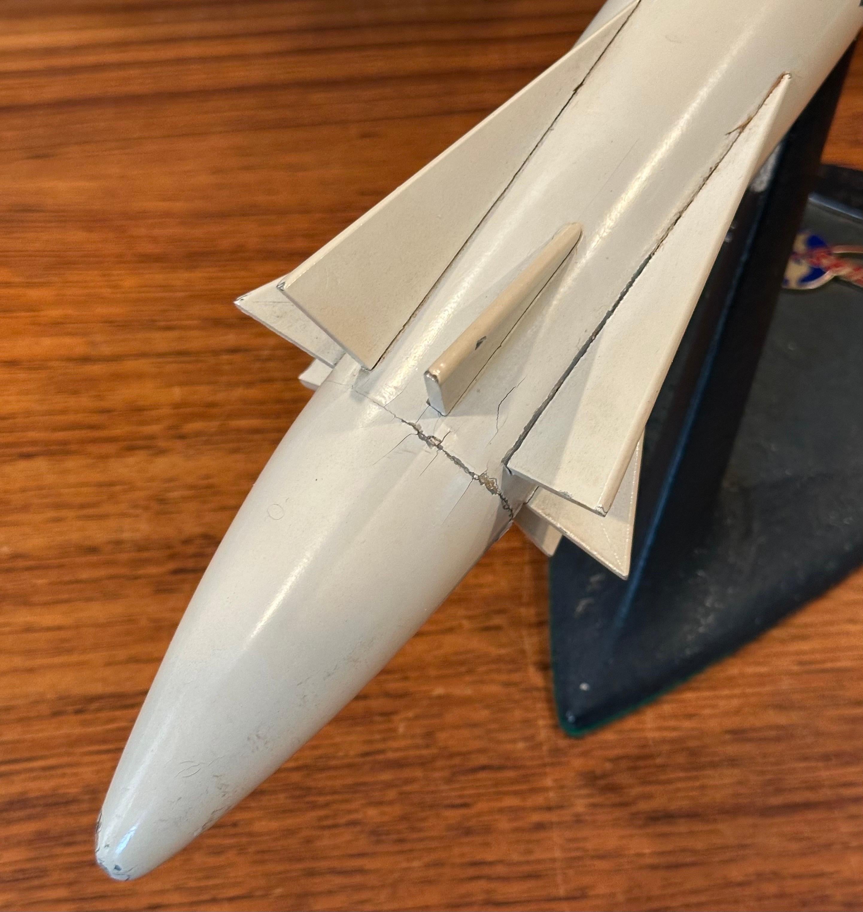 Modèle de bureau d'contracteur d'avion Douglas Aircraft USAF « Skybolt » en vente 11