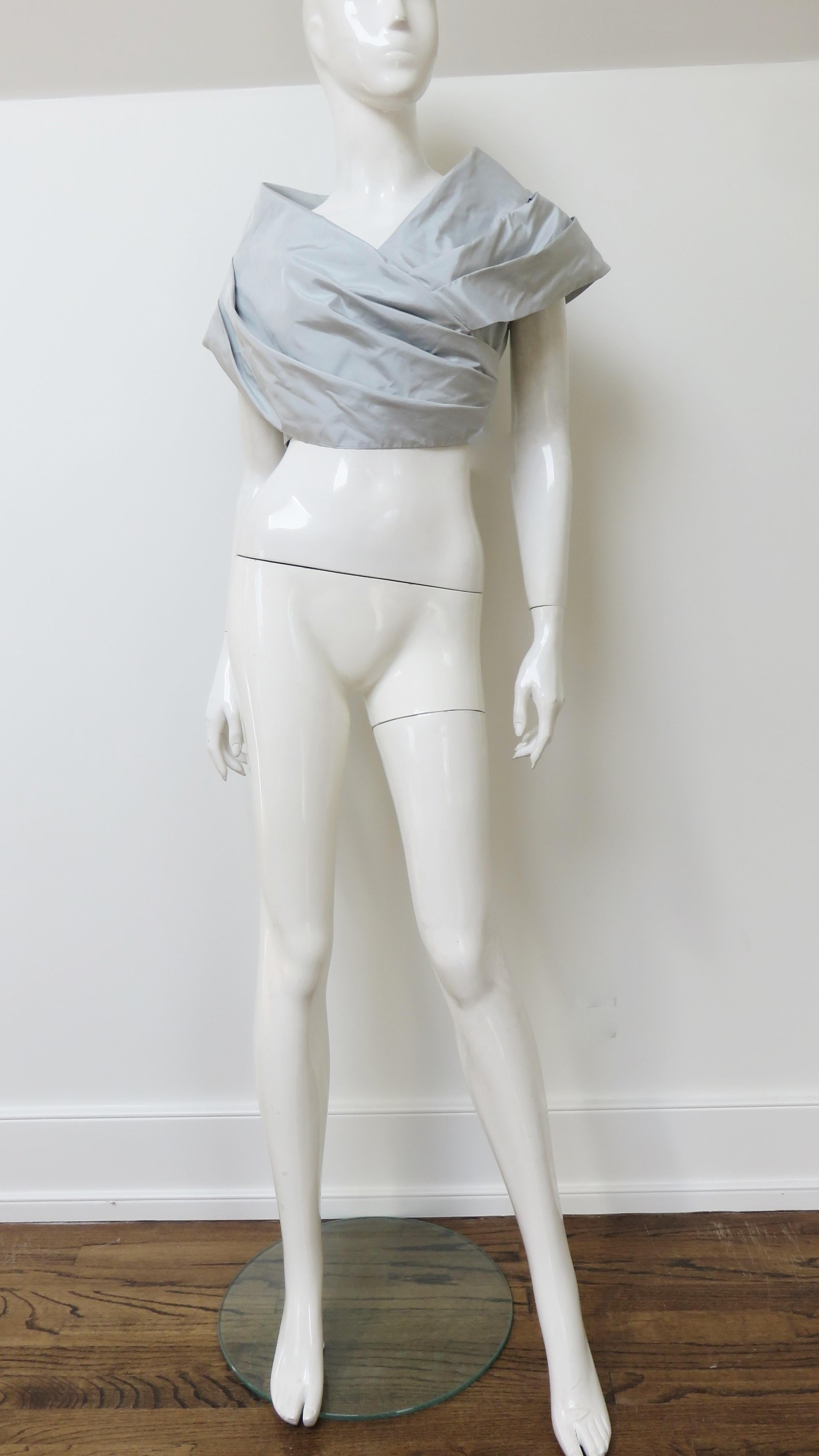 Douglas Anderson New Silk Portrait Collar Crop Top For Sale 3