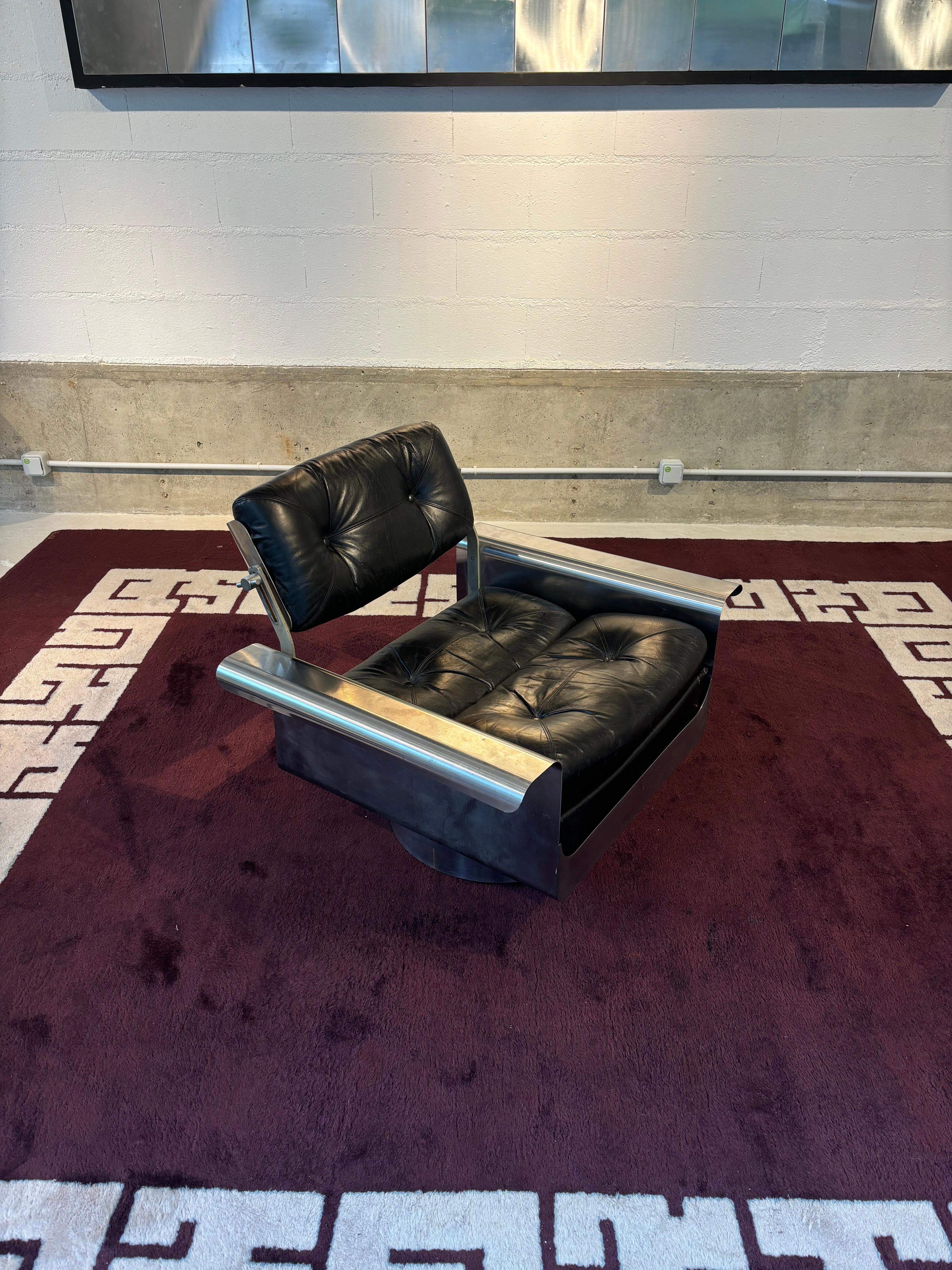 Douglas armchair by Pierre Folie In Excellent Condition For Sale In SAINT-OUEN-SUR-SEINE, FR