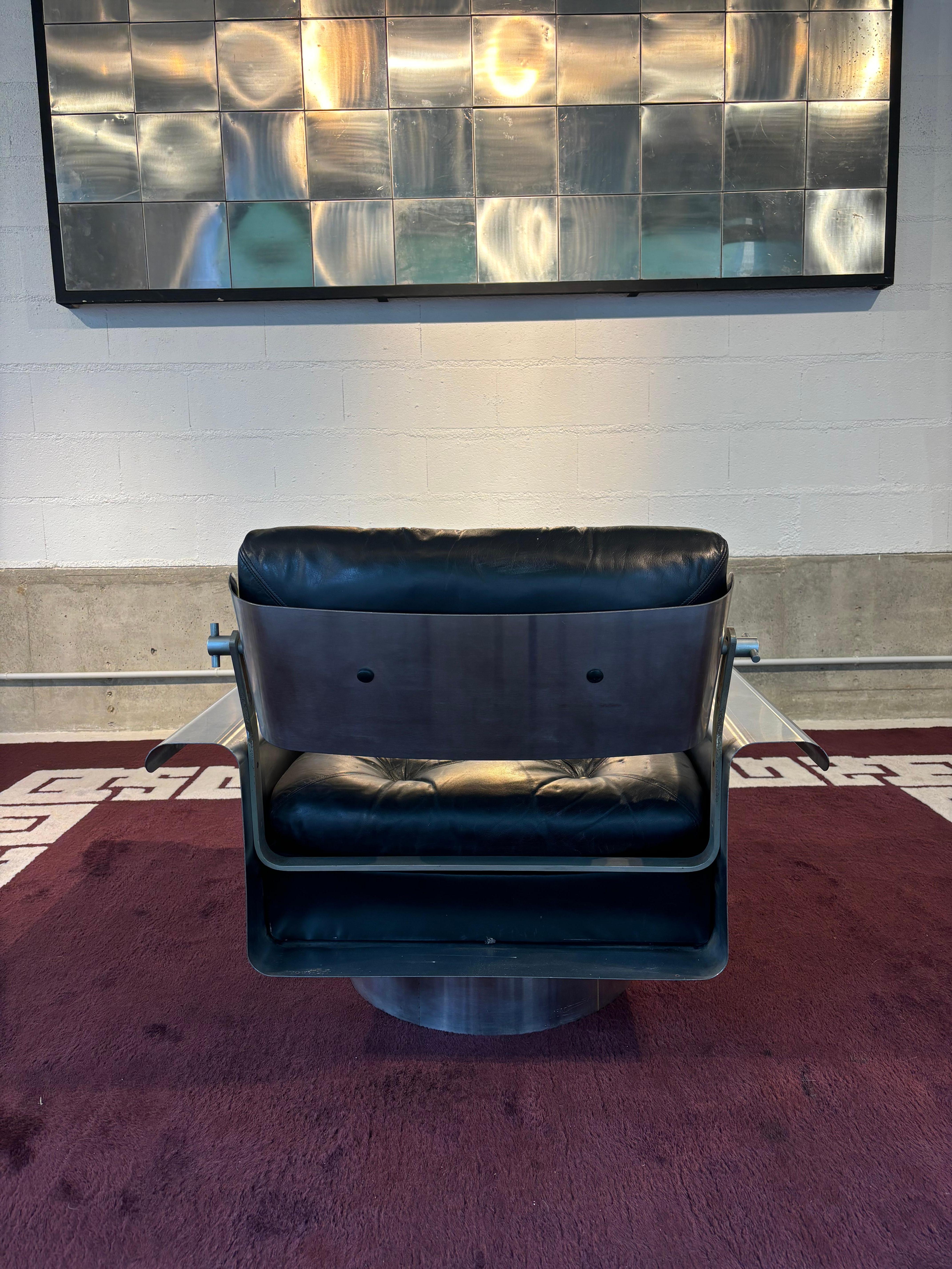 Douglas armchair by Pierre Folie For Sale 1