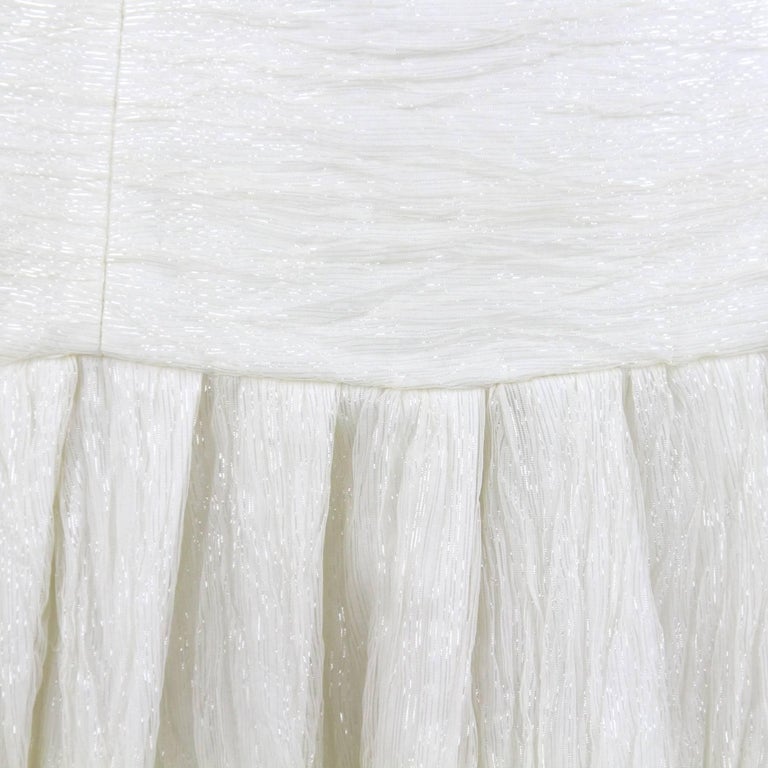 Douglas Cream Silk Wedding Dress, 2000s In Excellent Condition For Sale In Lugo (RA), IT