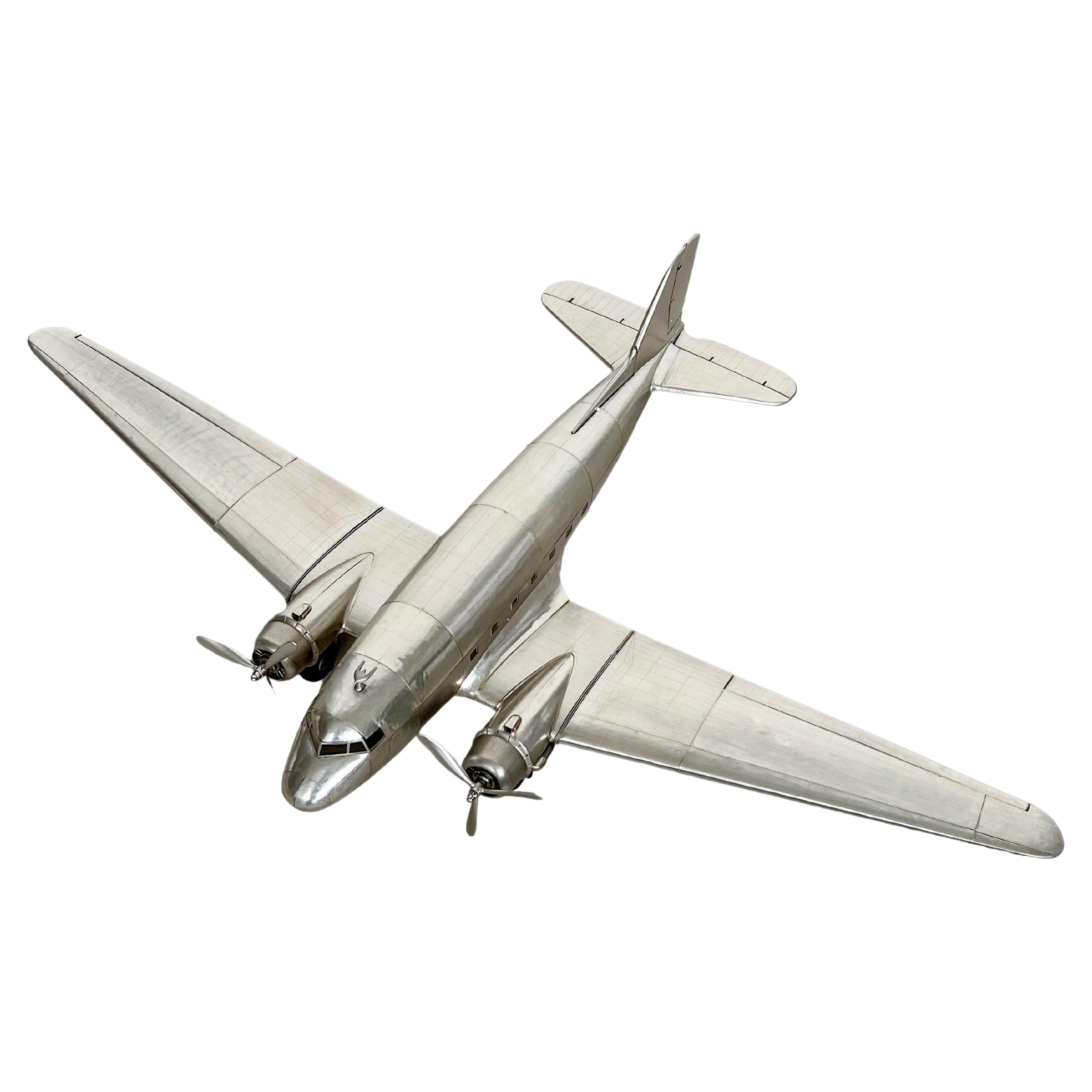 Modello di aereo Douglas Dc-3, di grandi dimensioni, ricco di dettagli, aeroplano aerodinamico in metallo
