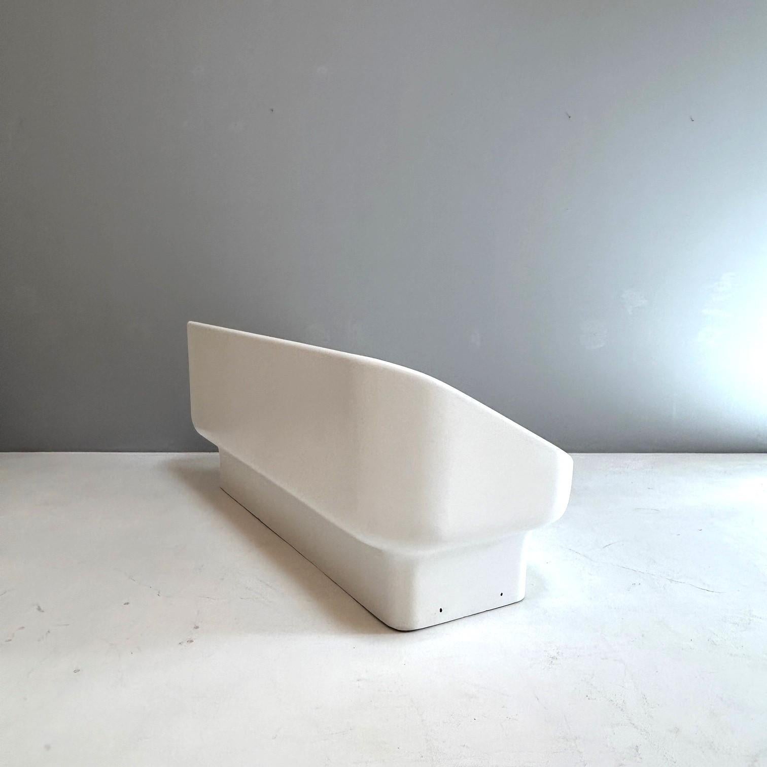 20ième siècle Douglas Deeds, banc en fibre de verre pour Sintoform, 1970 en vente