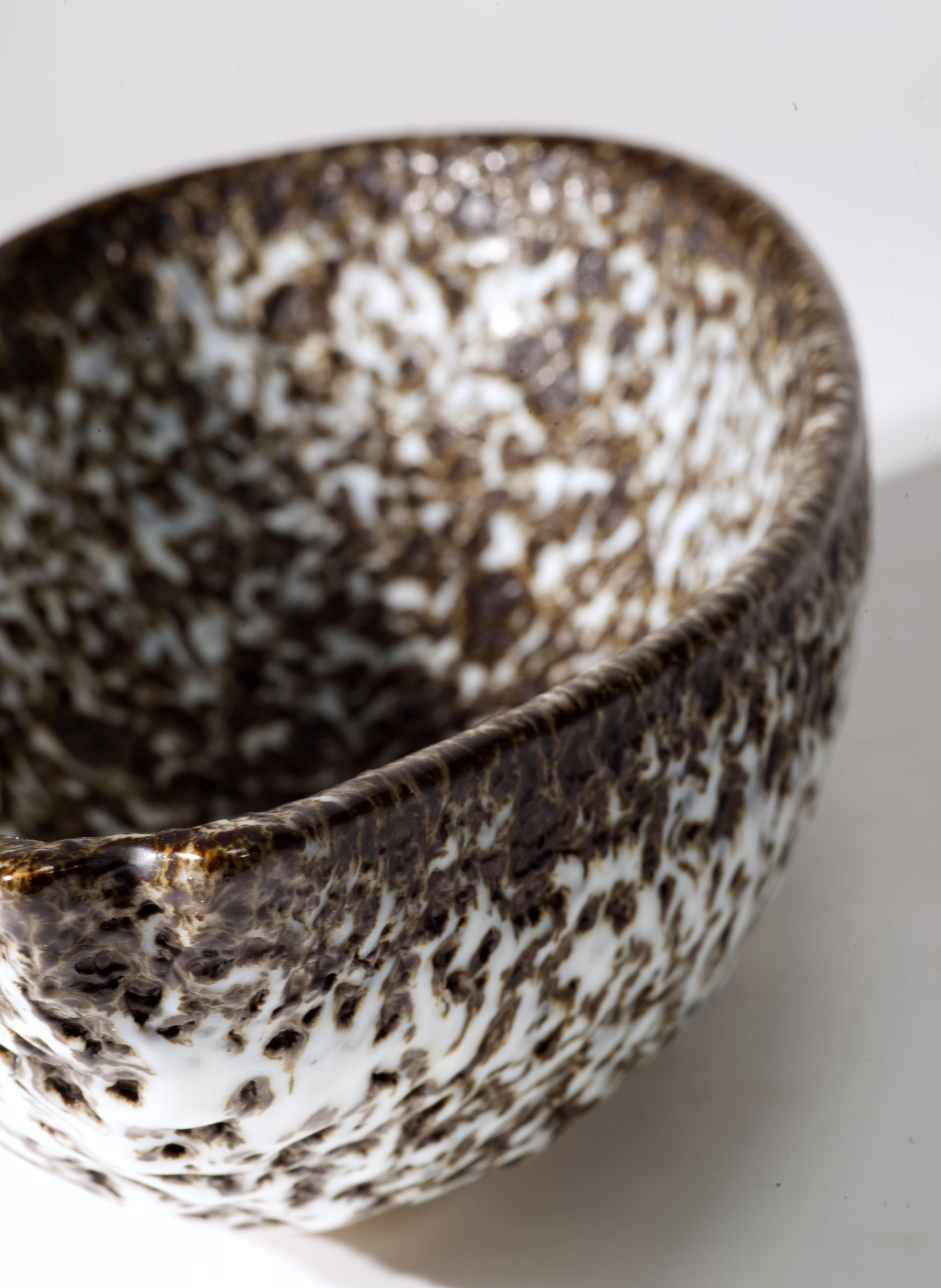 Douglas Ferguson for Pigeon Forge Crater Glaze Bowl #5, American Studio Pottery In Good Condition For Sale In Clifton Springs, NY
