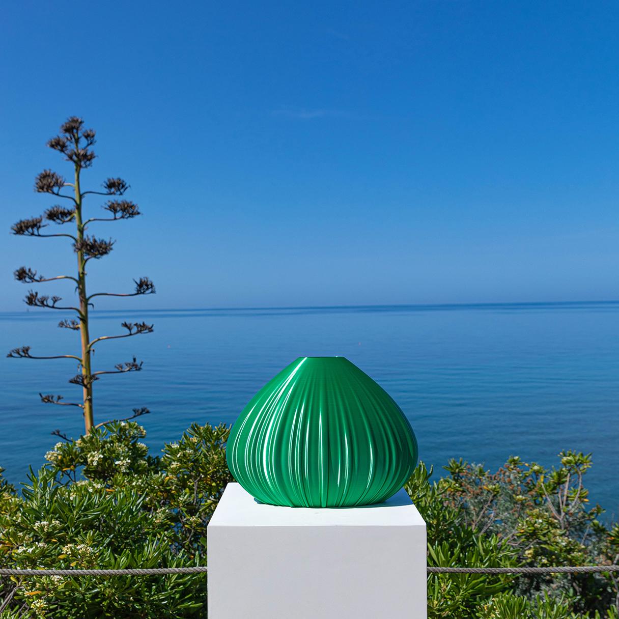 Douglas, Green Contemporary Sustainable Vase-Sculpture In New Condition For Sale In Livorno, LI
