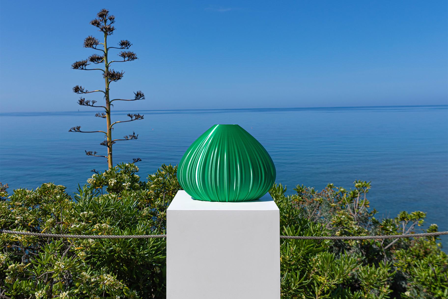 Resin Douglas, Green Contemporary Sustainable Vase-Sculpture For Sale