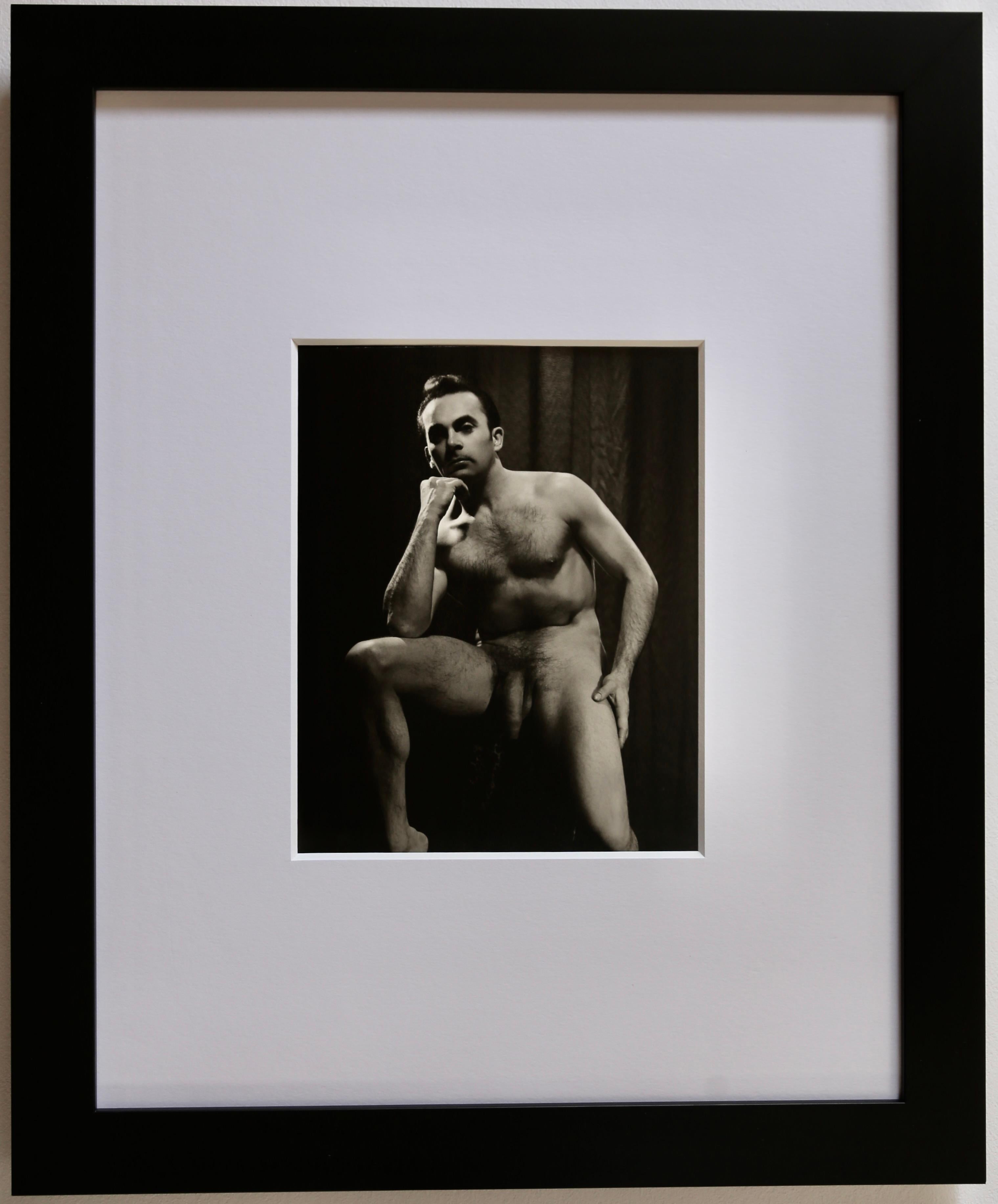 DOUGLAS JULEFF Vintage 1950er Jahre Fotografie von „Fischkuchen“ Modell GEO WEIDER gerahmt – Photograph von Douglas Juleff - Doug of Detroit
