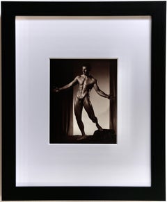 DOUGLAS JULEFF Fotografia vintage degli anni '40 del modello "Beefcake" MIKE DUBEL #2 incorniciata