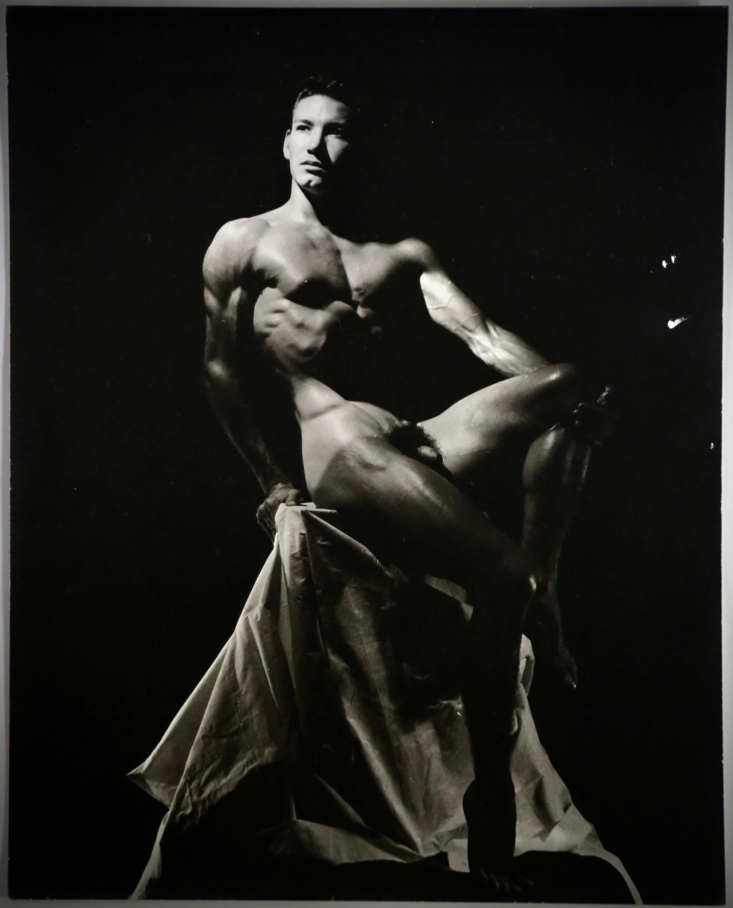 DOUGLAS JULEFF Vintage 1950er Jahre Fotografie von „Fischkuchen“-Modell Dick Lee, Vintage