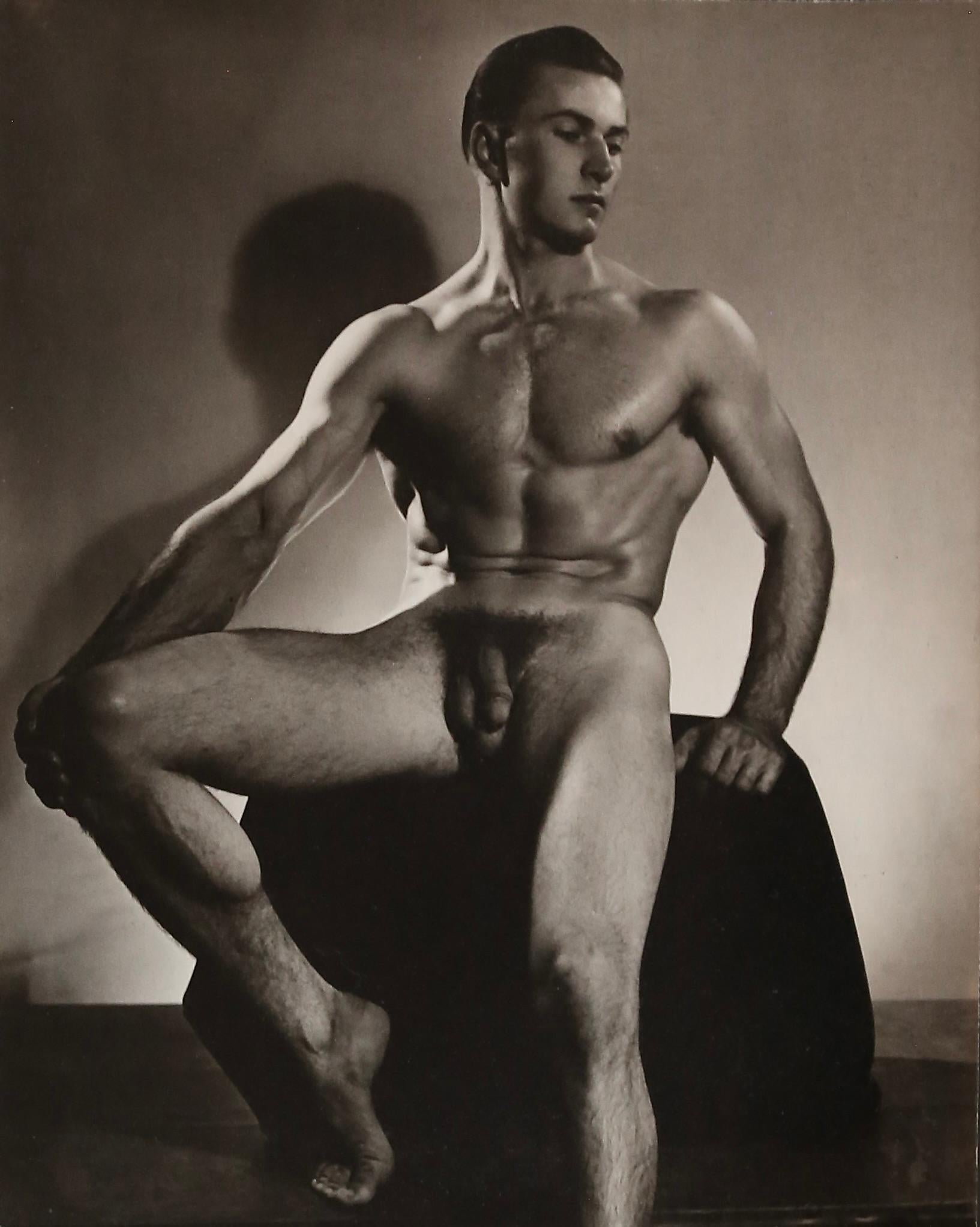 DOUGLAS JULEFF Fotografia vintage degli anni '50 della modella "Beefcake" Val Memecek #2