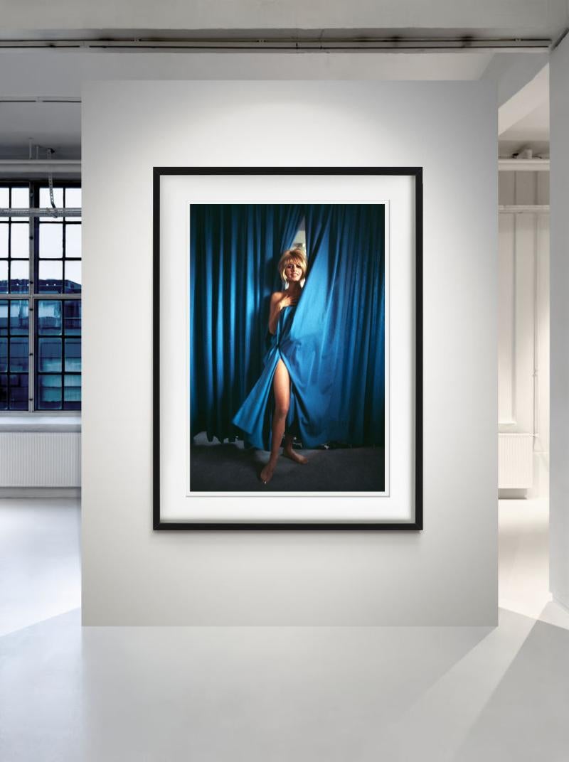Brigitte Bardot sur le plateau de Viva Maria, photographie d'art, 1965 - Contemporain Photograph par Douglas Kirkland