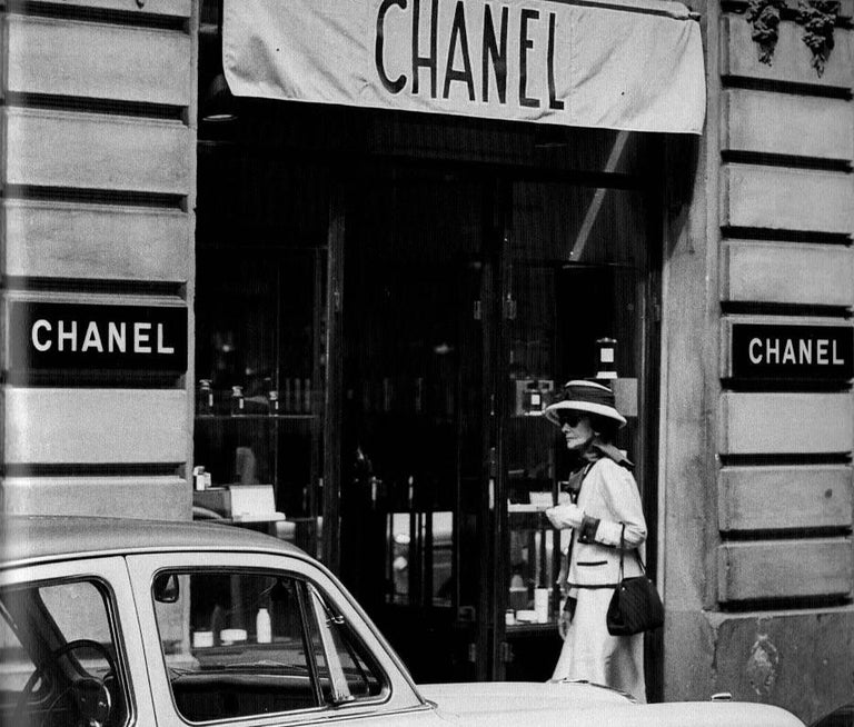 Douglas Kirkland - Chanel Atelier, 1962 For Sale at 1stDibs | atelier chanel  paris, chanel atelier nyc, chanel douglas nude