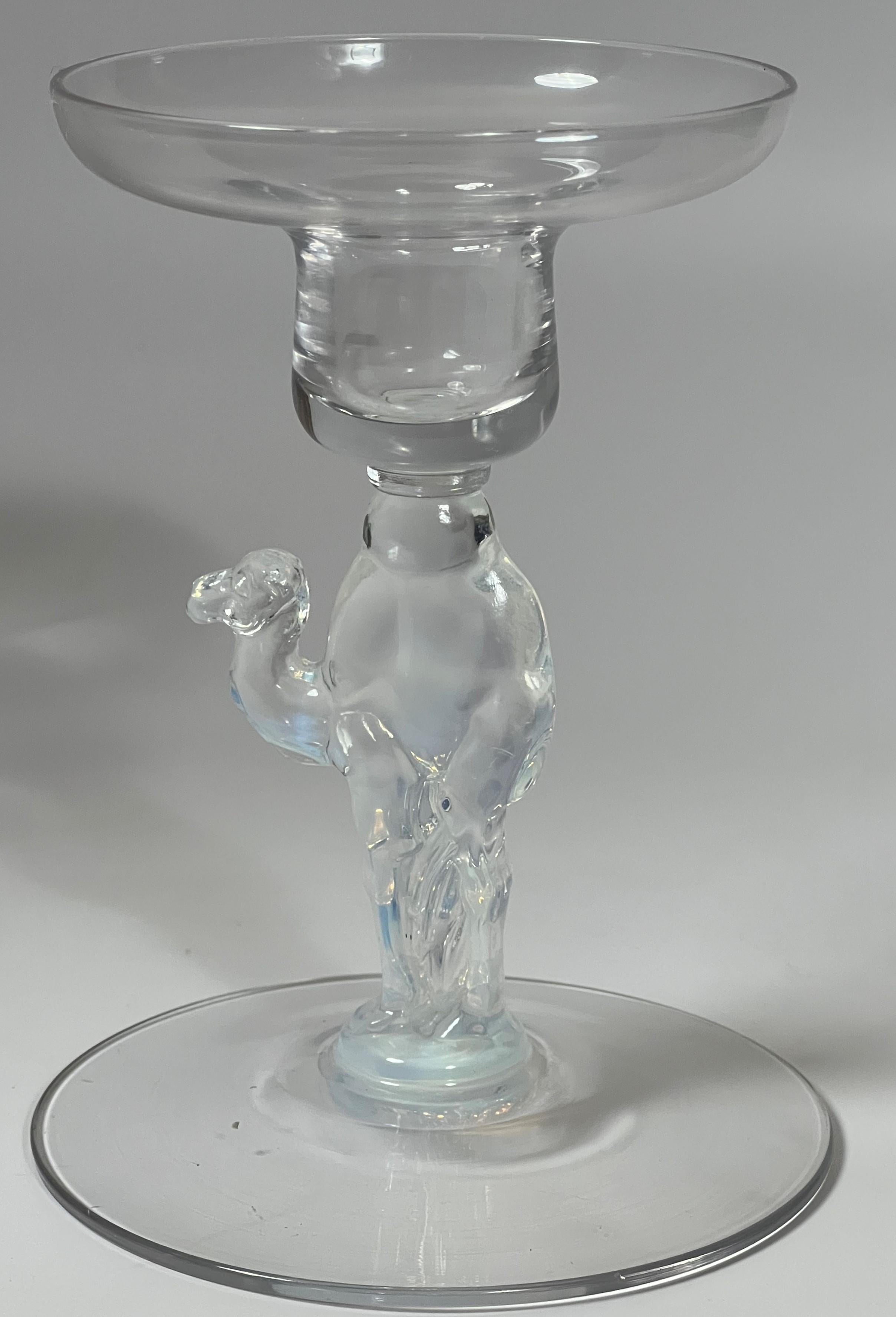 Art Déco Douglas Nash Libbey Camel Portacandele in vetro artistico opalescente 1933 Ex Tiffany in vendita