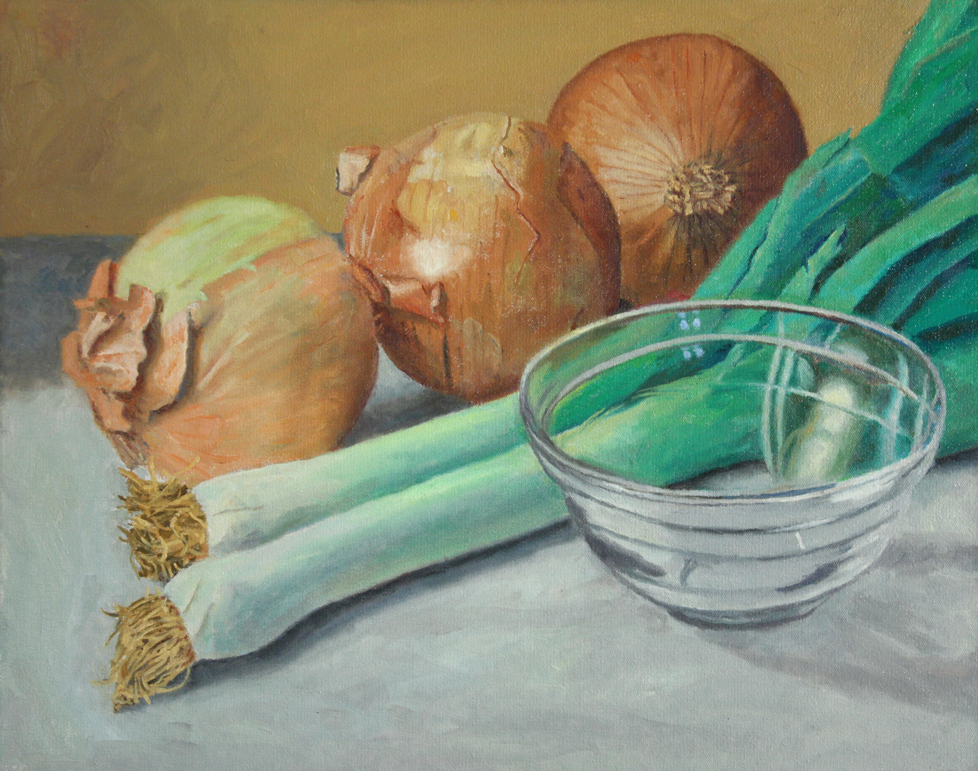 Douglas Newton Still-Life Painting – Leeks und Zwiebeln, realistische, Lebensmittelbilder und Glas, Grün- und Erdtöne
