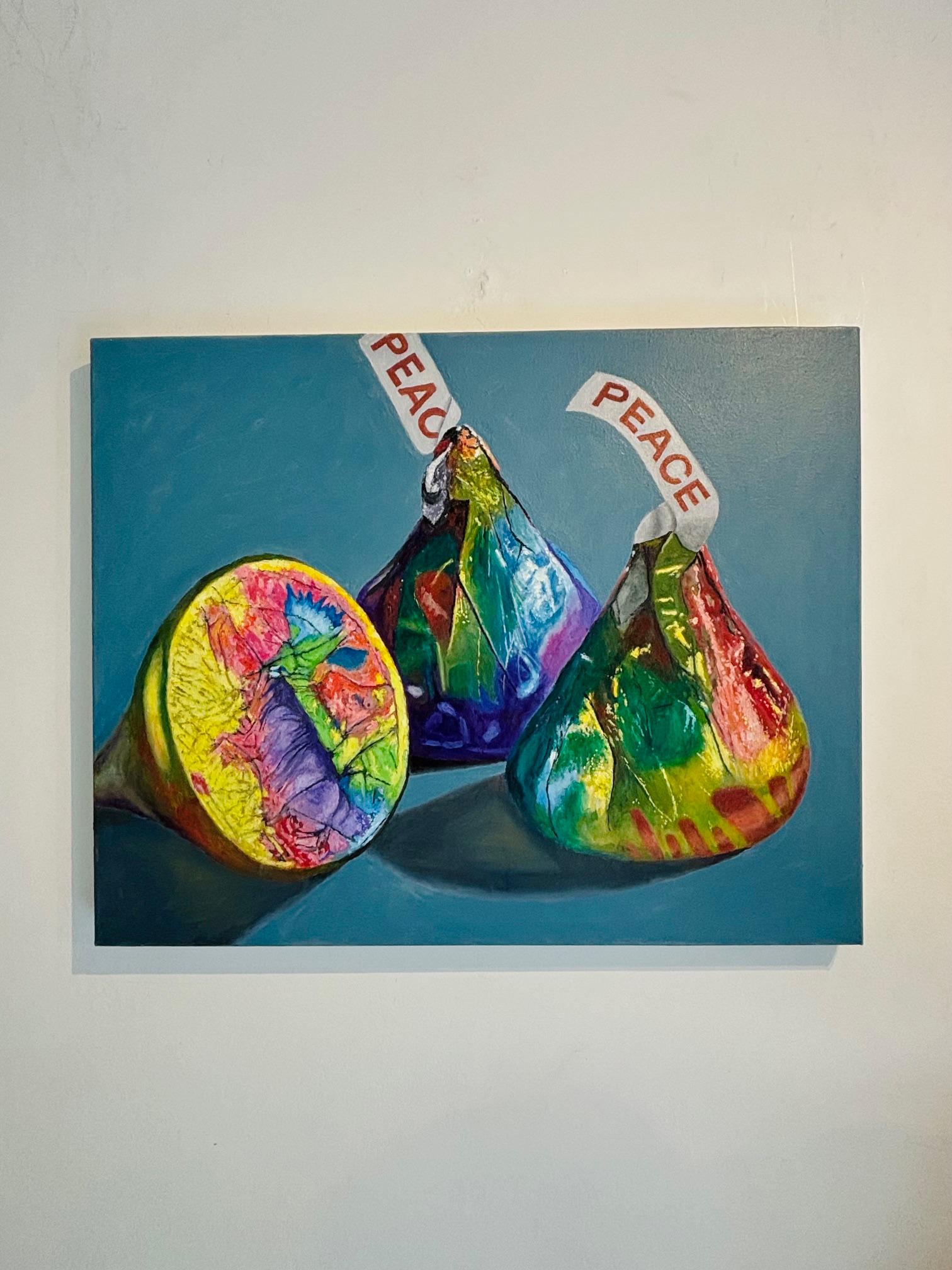 Frieden – Original Pop-Art- Stillleben- Ölgemälde  realistisches zeitgenössisches Kunstwerk (Grau), Still-Life Painting, von Douglas Newton