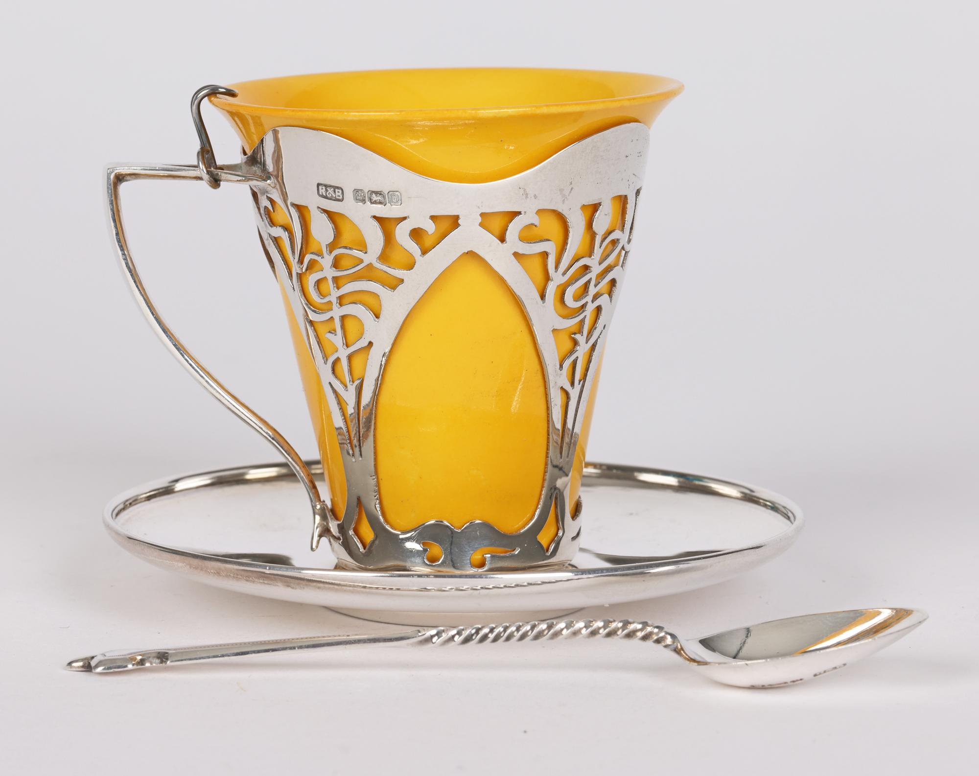 Juego de taza de café Doulton Burslem Art Decó con montura de plata Inglés en venta