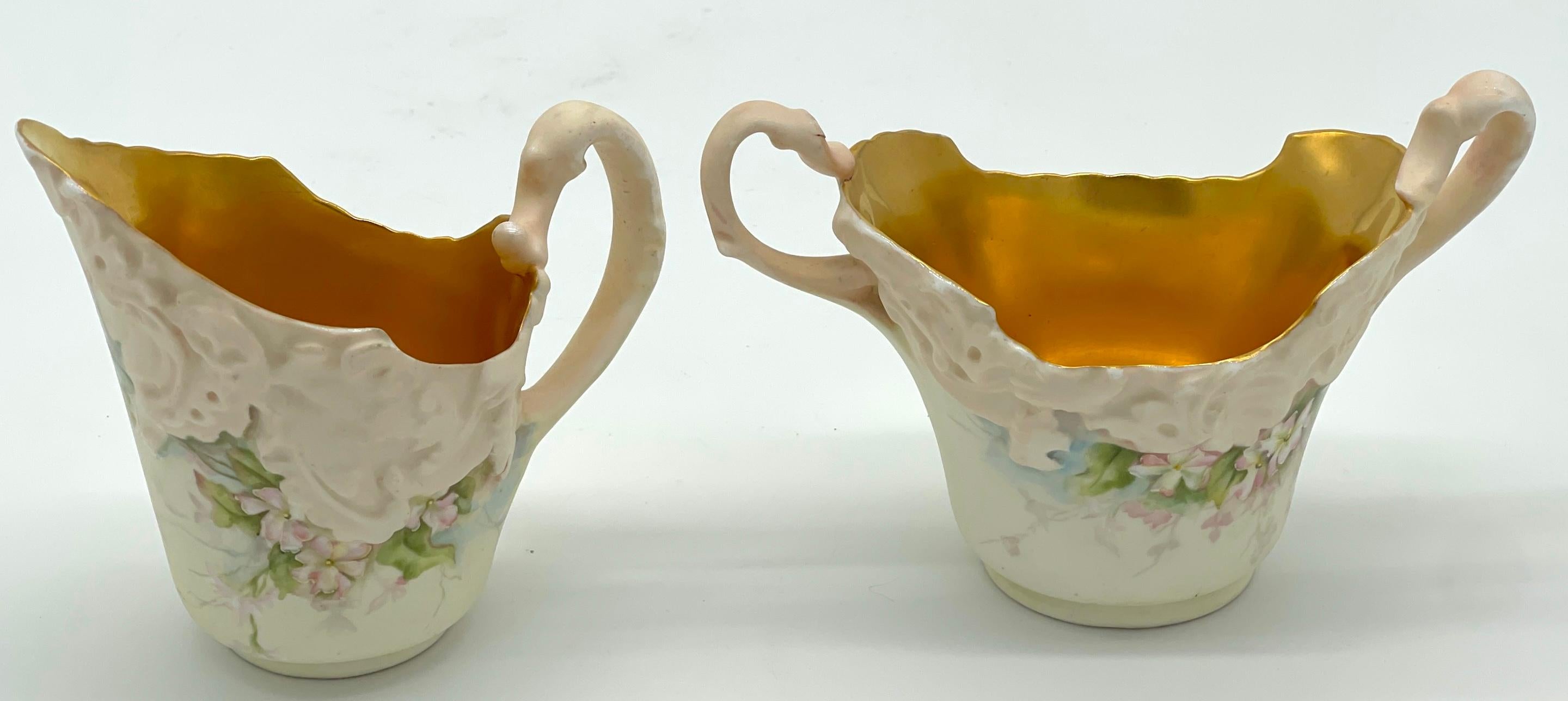 Service à thé 3 pièces Doulton Burslem Blush Ivory avec décor de fleurs de pommier, 1889 en vente 1