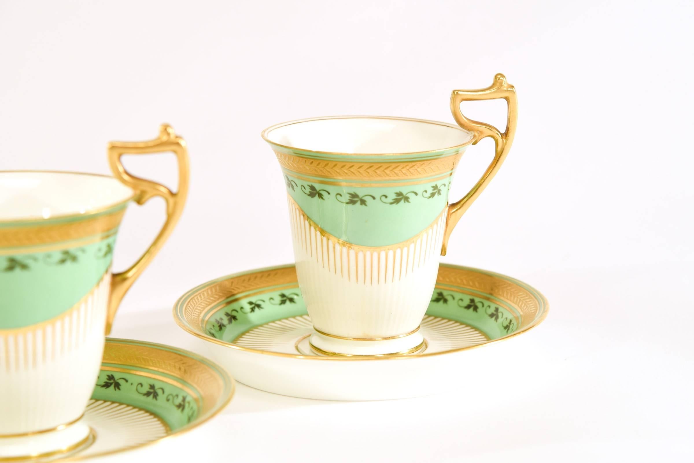 Doulton Burslem Mintgrünes Hot Chocolate Set für 4, vergoldete Gold- und weiße Emaille (Englisch) im Angebot