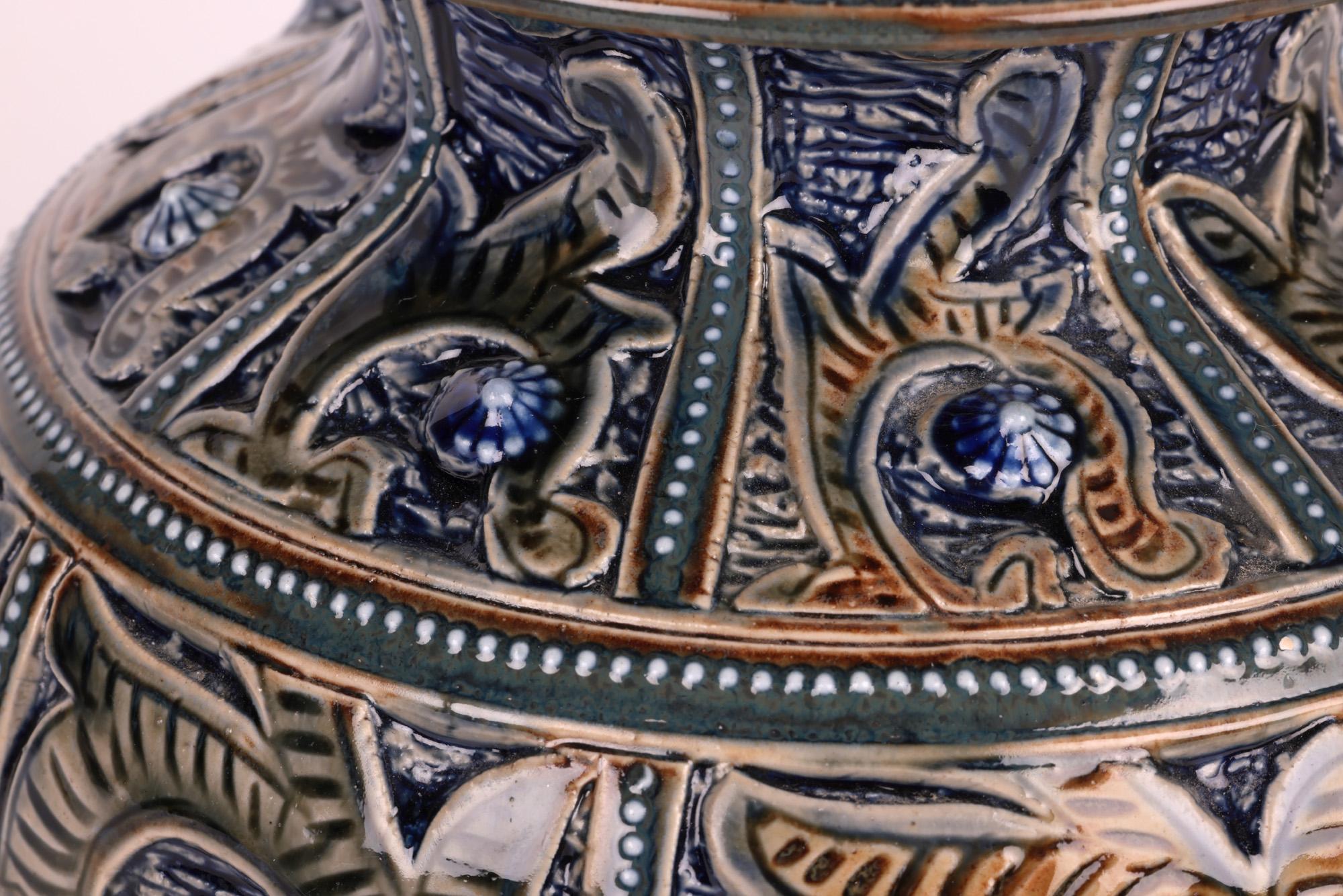 Doulton Lambeth Aesthetic Movement Art Pottery Vase par Emily Edwards 1875 en vente 4