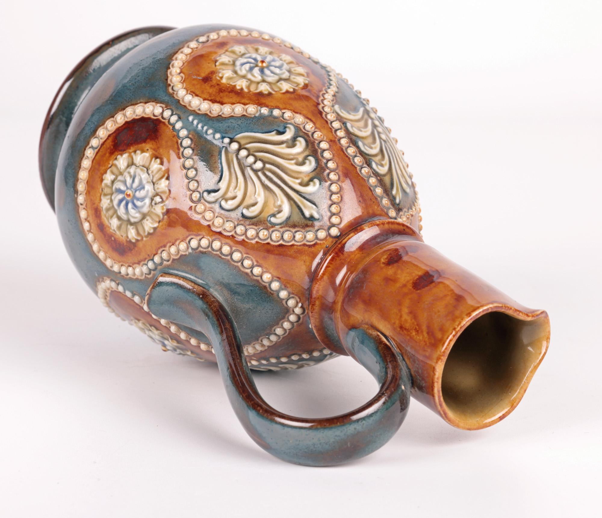 Inizio XX secolo Caraffa floreale con perline Doulton Lambeth Art Nouveau di Annie Partridge in vendita
