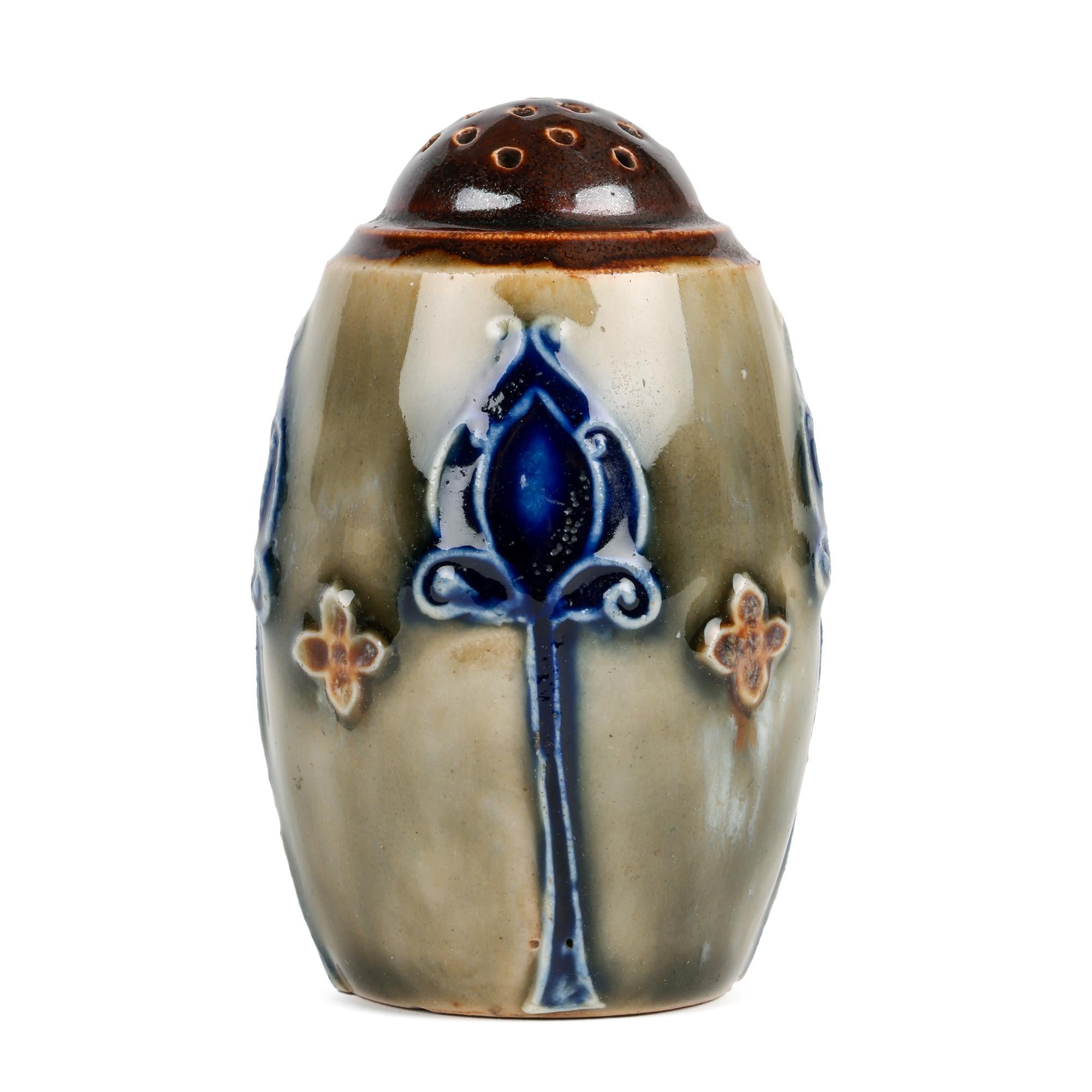 Pepperette Art Nouveau de Doulton Lambeth par Lily Partington en vente 2