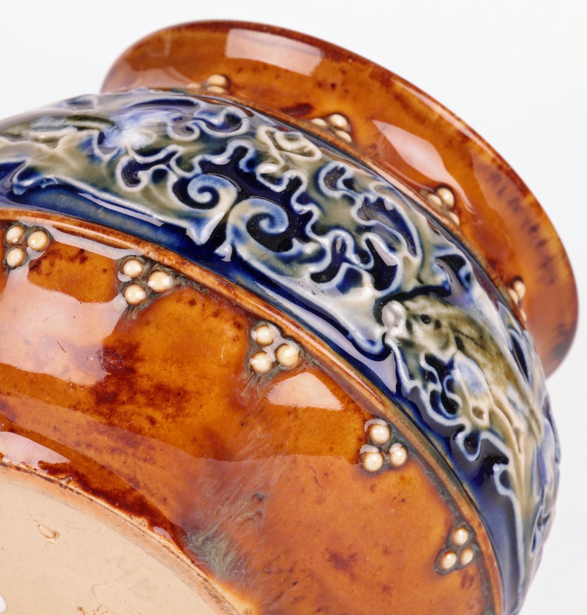 Vase en poterie d'art Doulton Lambeth avec poissons par Maud Bowden  en vente 5