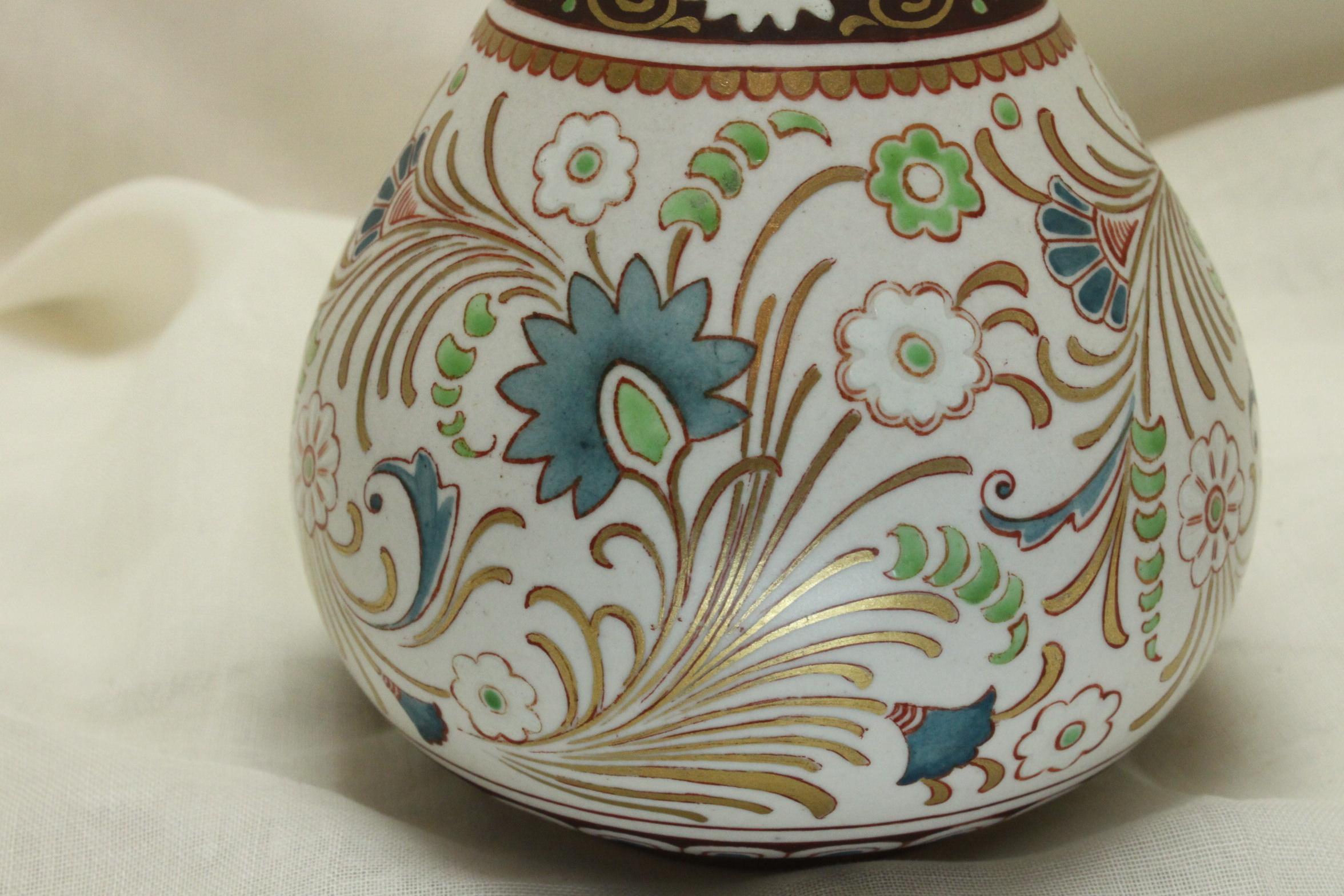 Apogée victorien Vase en céramique de Carrare Doulton Lambeth par Mildred Smallfield en vente