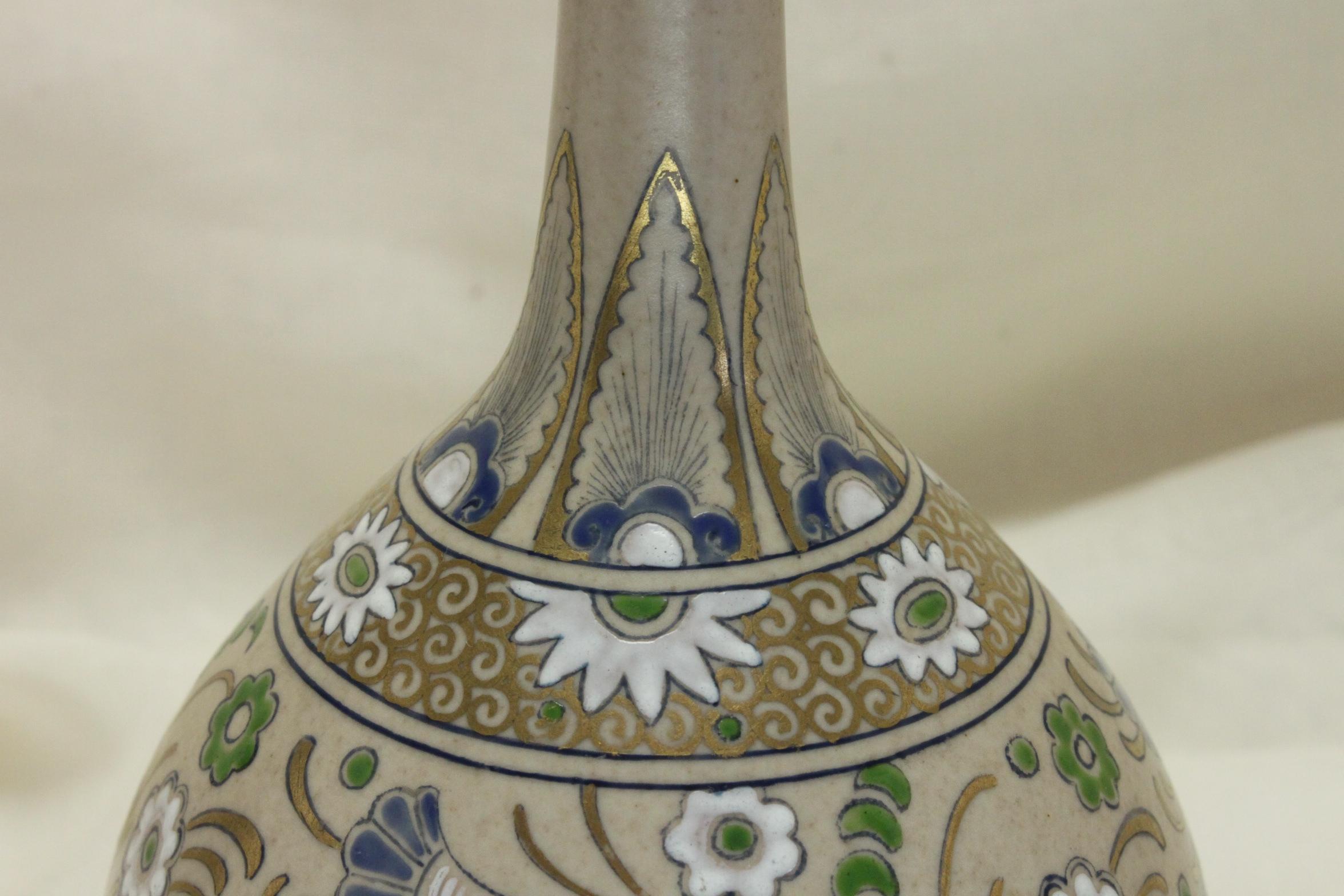 Anglais Vase en céramique de Carrare Doulton Lambeth par Mildred Smallfield en vente