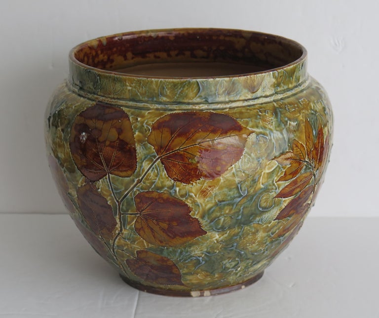 Doulton Lambeth Jardiniere Stoneware, English circa 1890 In Good Condition For Sale In Lincoln, Lincolnshire