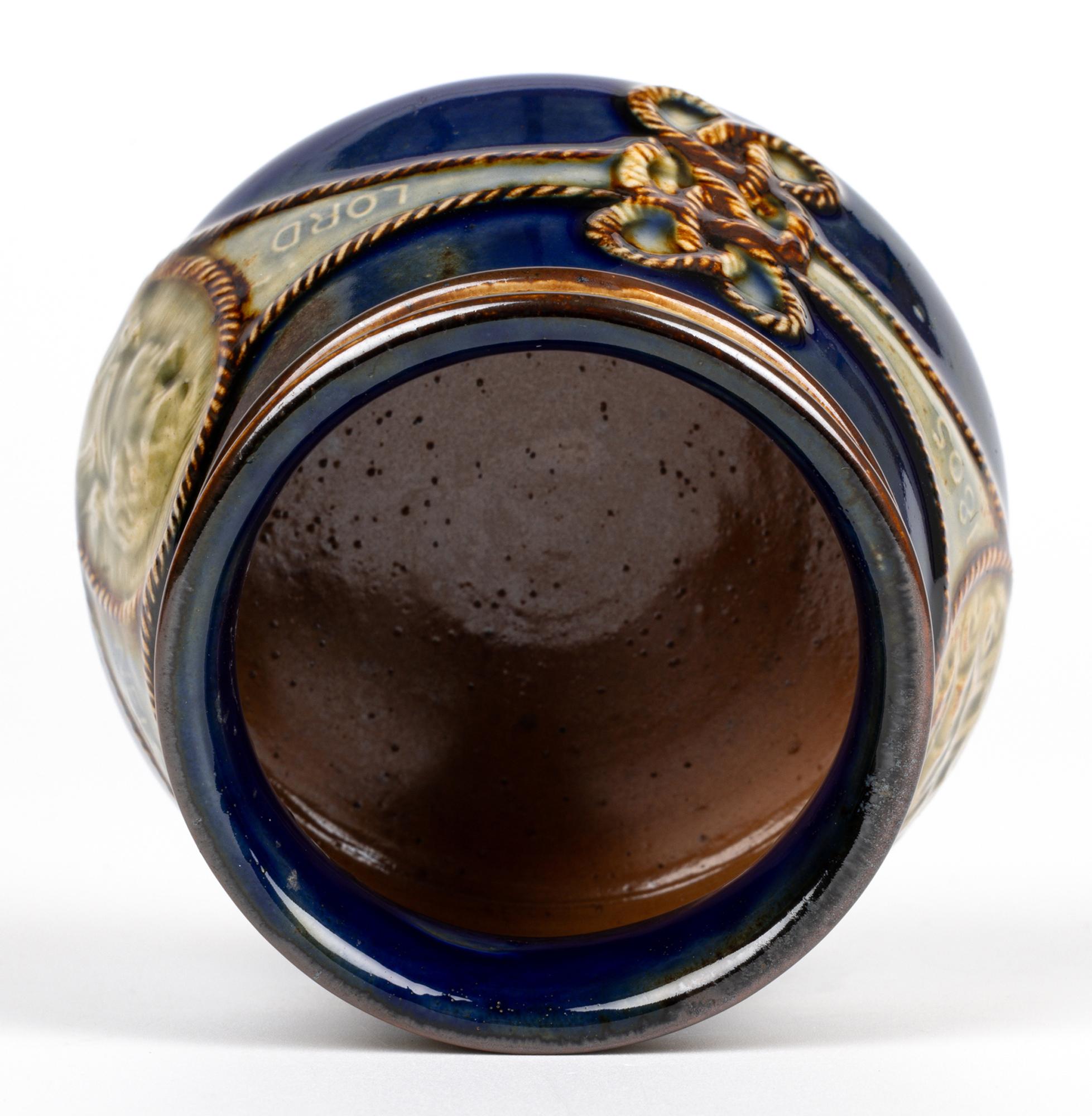 Grès Vase d'art commémoratif Lord Nelson Doulton Lambeth en vente
