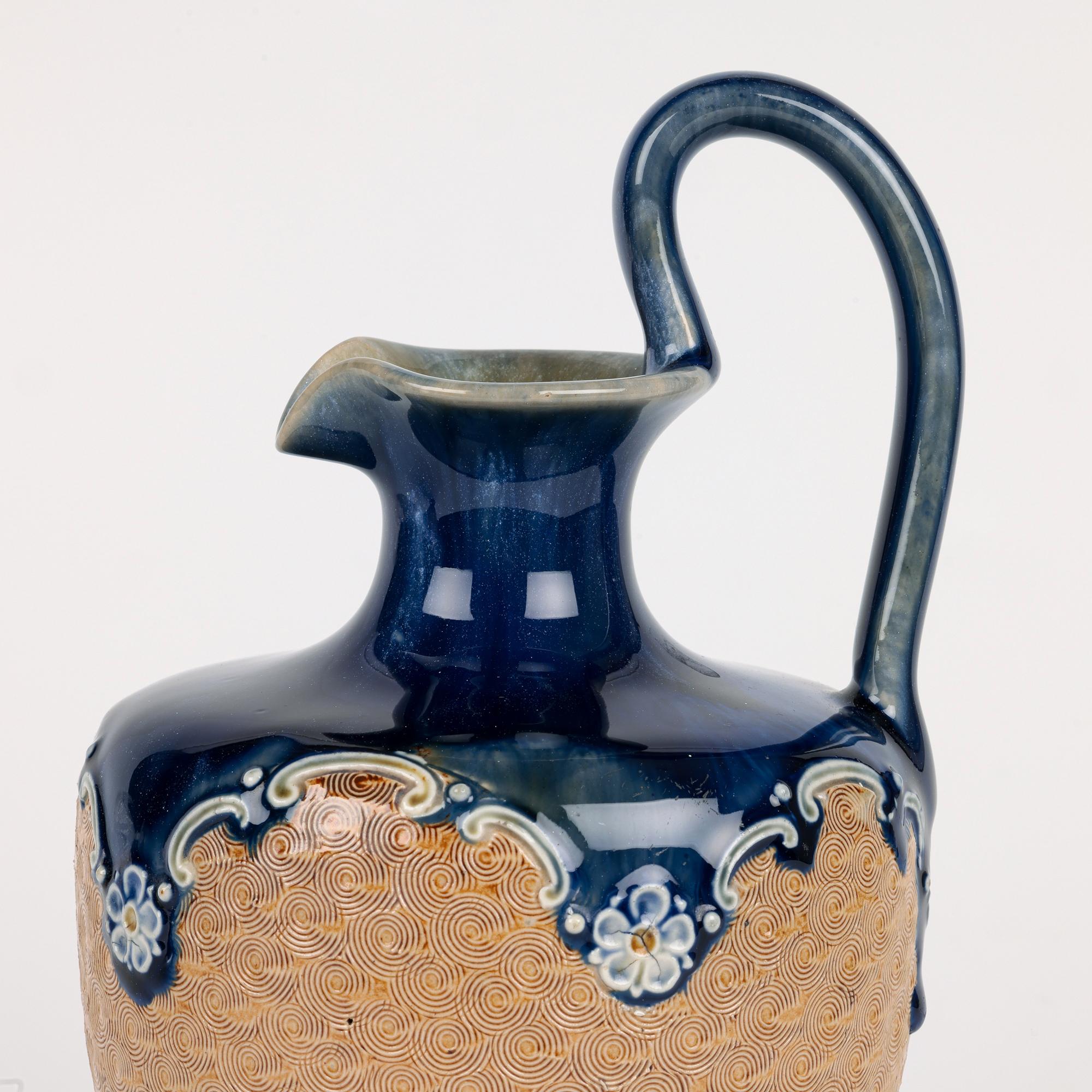Doulton Lambeth Pareja Art Nouveau Cerámica con asas Ewers en venta 3