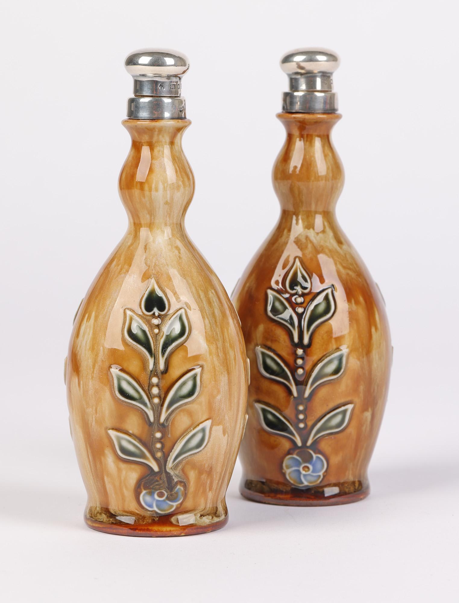 Seltenes Paar silberne Rose-Wasserflasks aus Lammfell von Doulton im Angebot 7