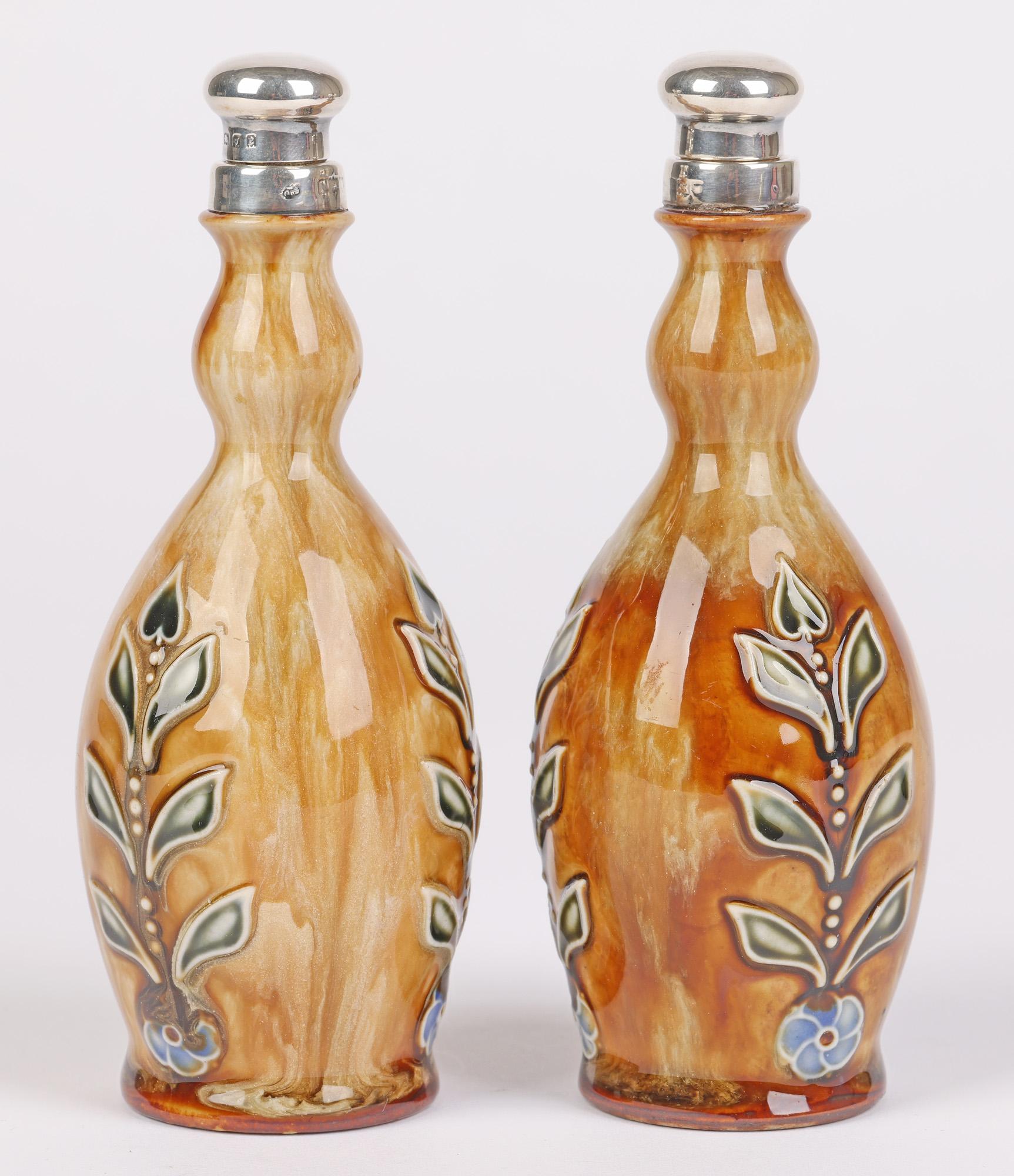 Seltenes Paar silberne Rose-Wasserflasks aus Lammfell von Doulton im Angebot 10